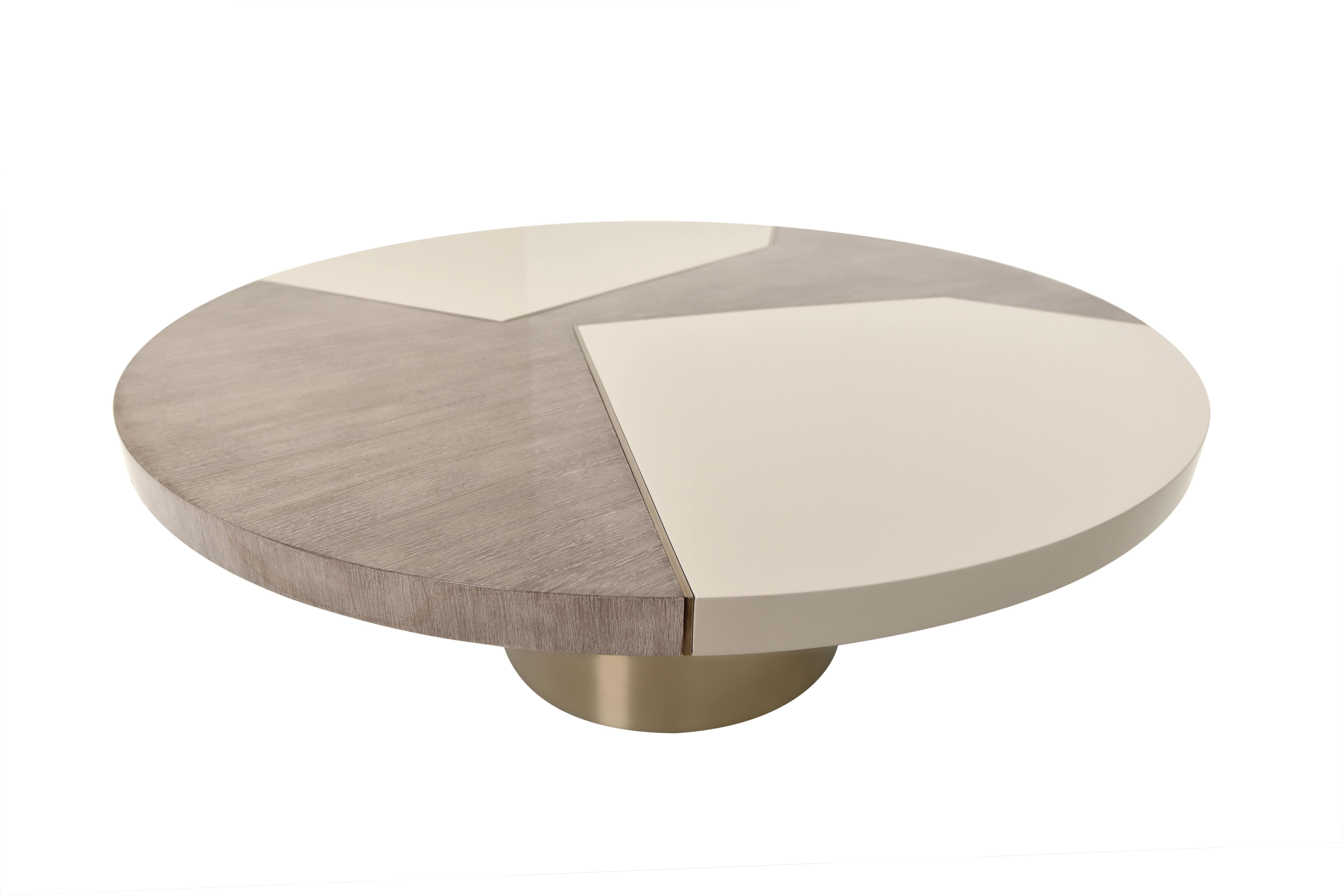 Hand-Crafted Modern Ray Round Center Table with Geometric Design For Sale