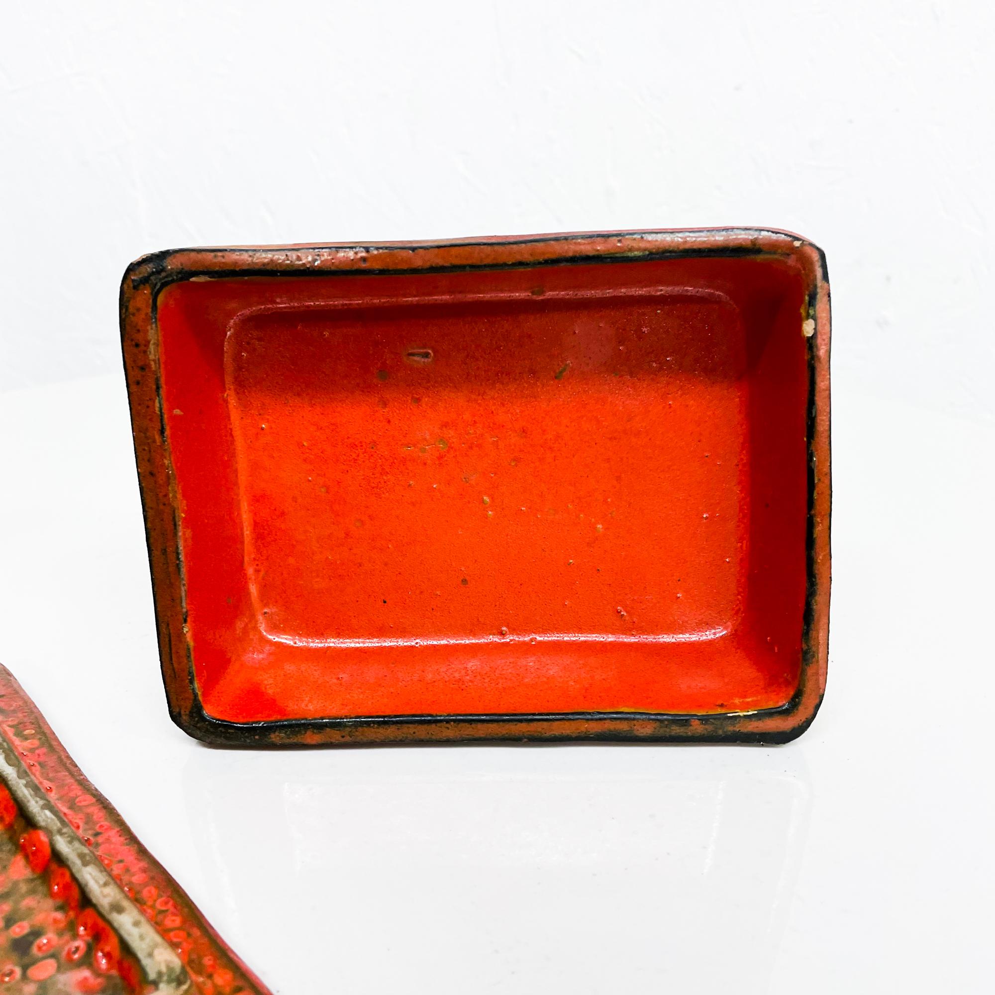 Bitossi Rote Keramik mit Deckelschachtel mit Reliefdesign, Italien, 1960er Jahre im Angebot 1