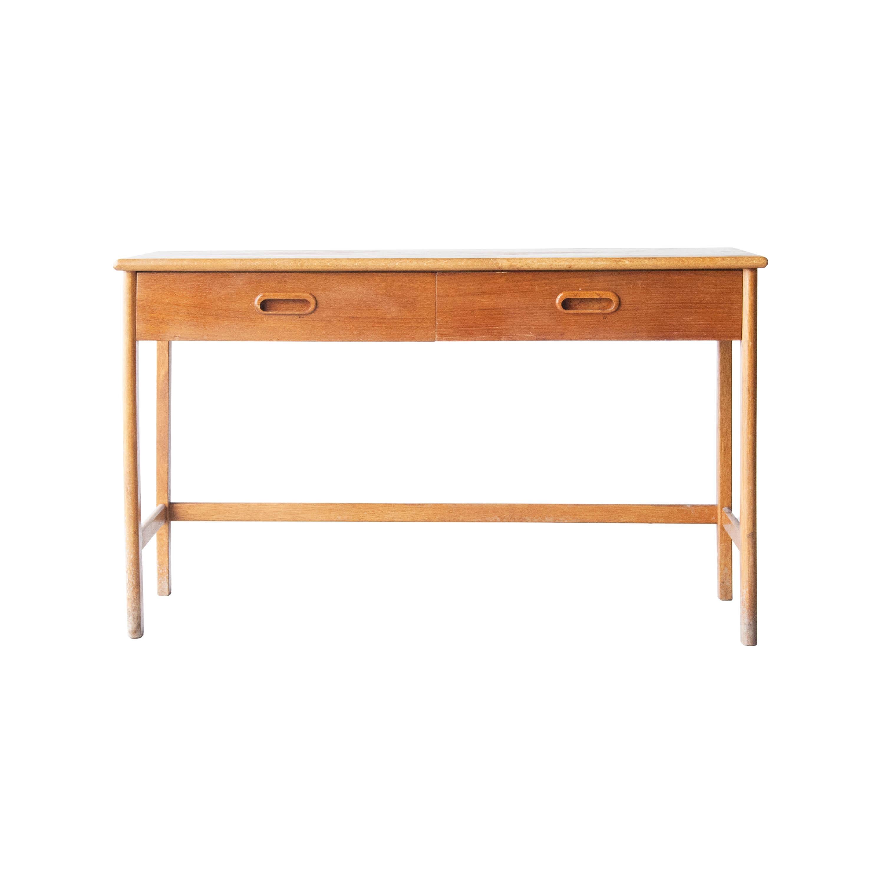 Sideboard with teak structure, with two drawers and carved handles.