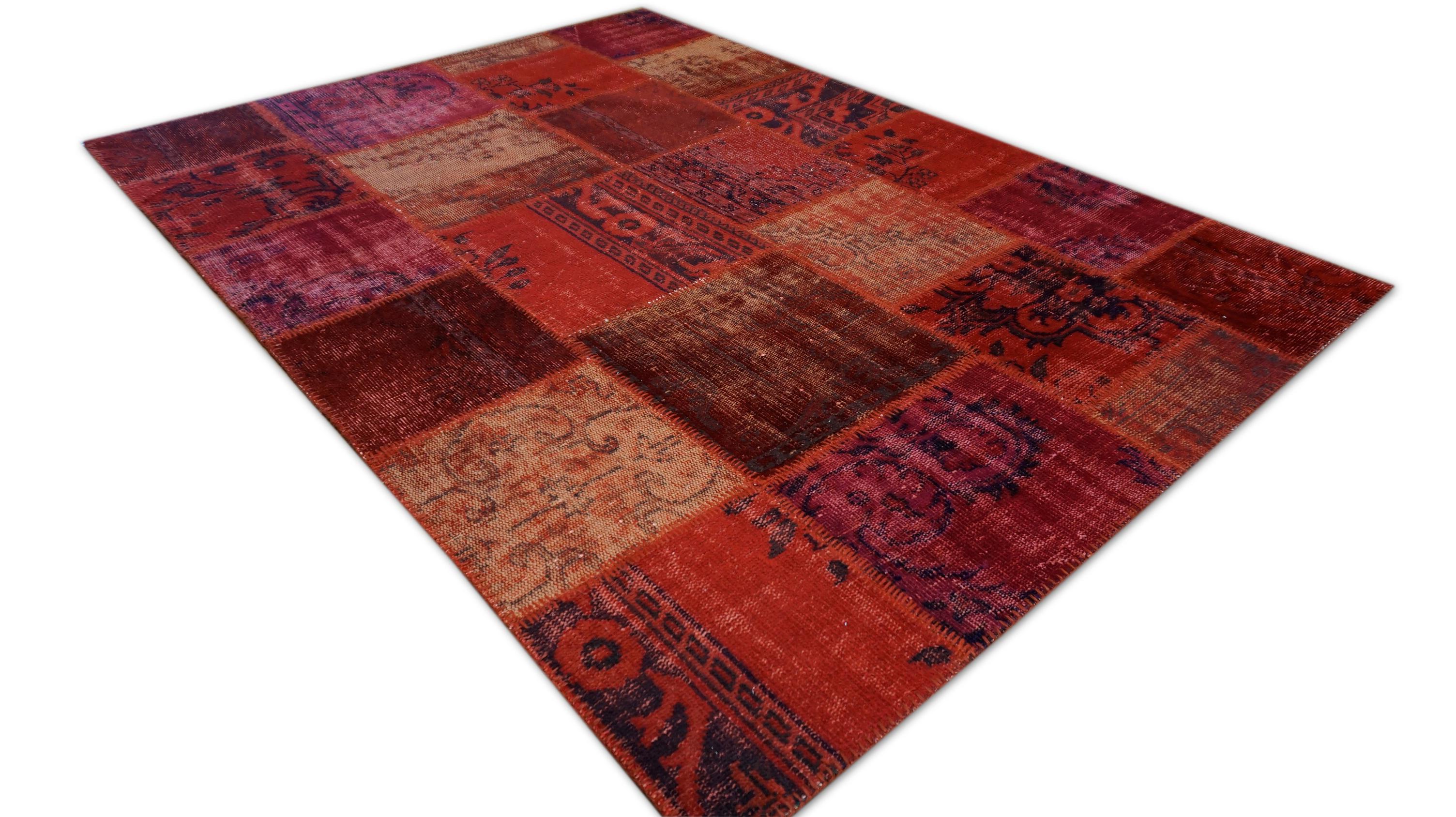 Moderner roter und burgunderroter Patchwork-Wollteppich 5'7''x7'9'' (Handgewebt) im Angebot