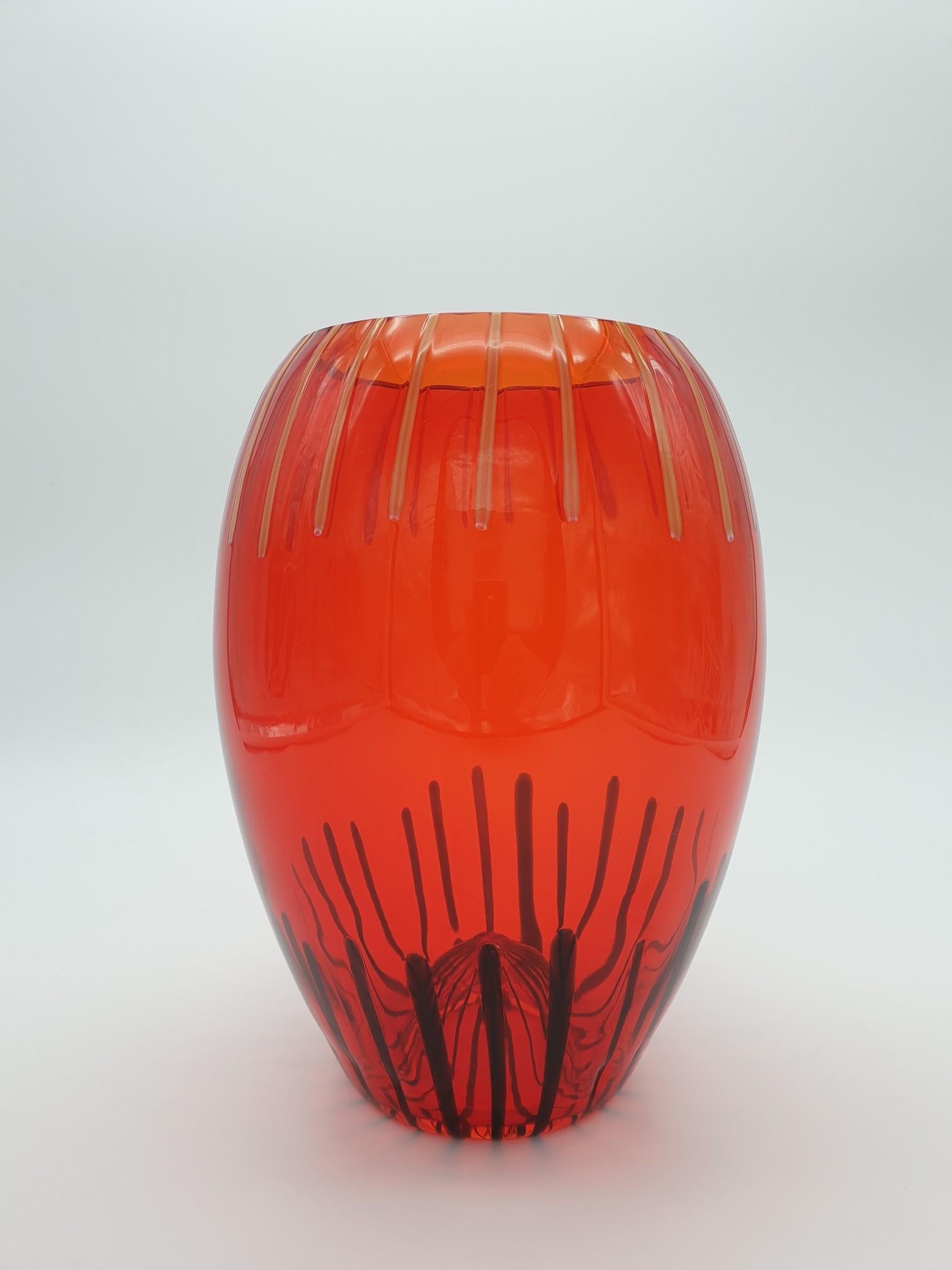 Hand-Crafted Modern Red Murano Glass Vase by Gino Cenedese e Figlio, late 1990s For Sale