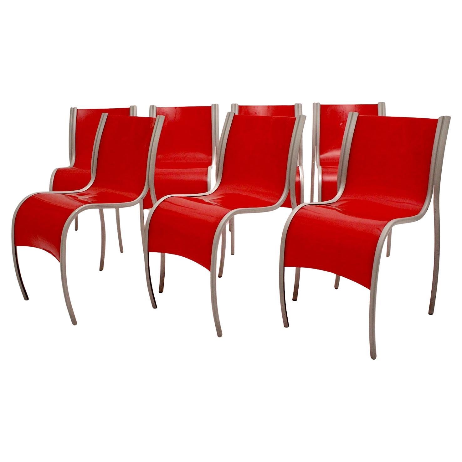 Moderne sieben moderne Esszimmerstühle aus rotem Kunststoff im Vintage-Stil Ron Arad für Kartell  1999 Italien