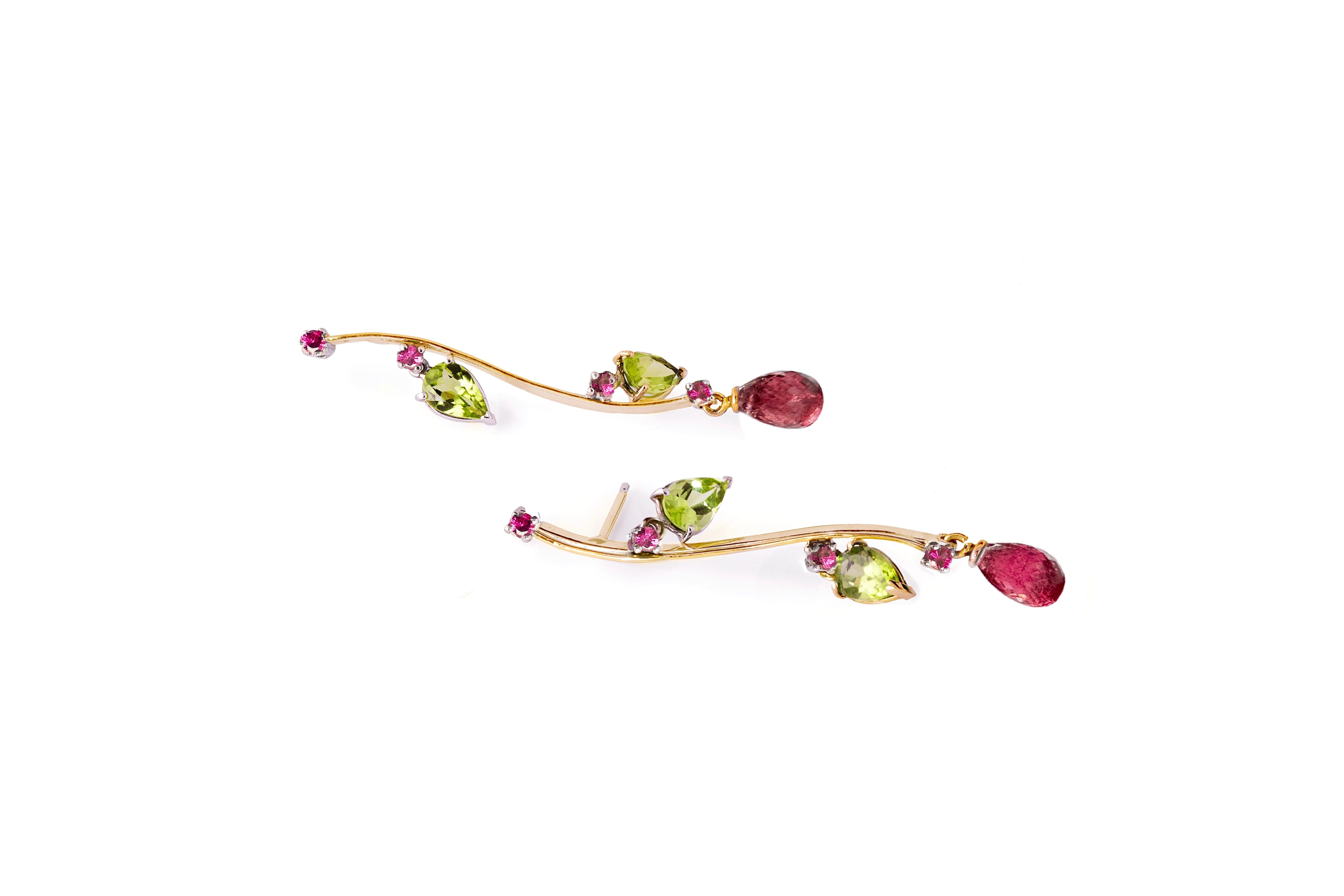 Modern Red Rubelite 18k Yellow Gold Peridot Tourmaline Dangle Drops Earrings In New Condition For Sale In Rome, IT
