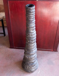 Modern Resin Vase with Rounded Shapes and Steel Pot for Plants