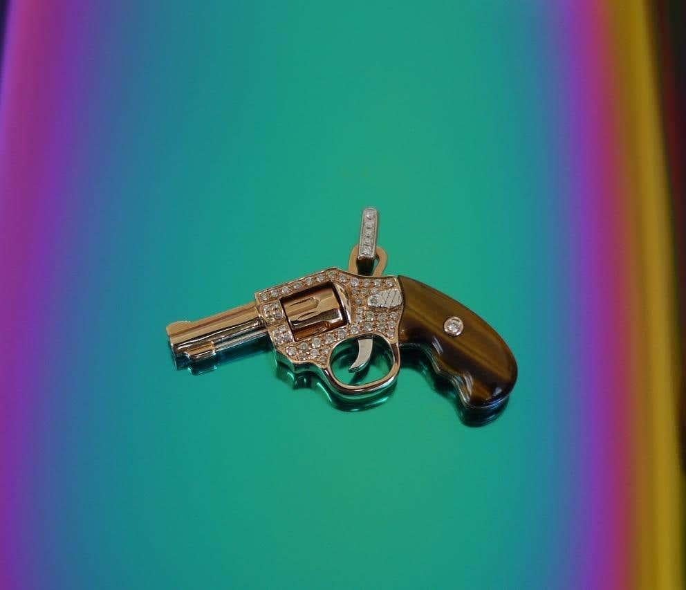 Diamond Gun Revolver Tiger's Eye Gem 18 Karat Rose Gold Necklace Pendant Charm  In New Condition For Sale In Oakton, VA