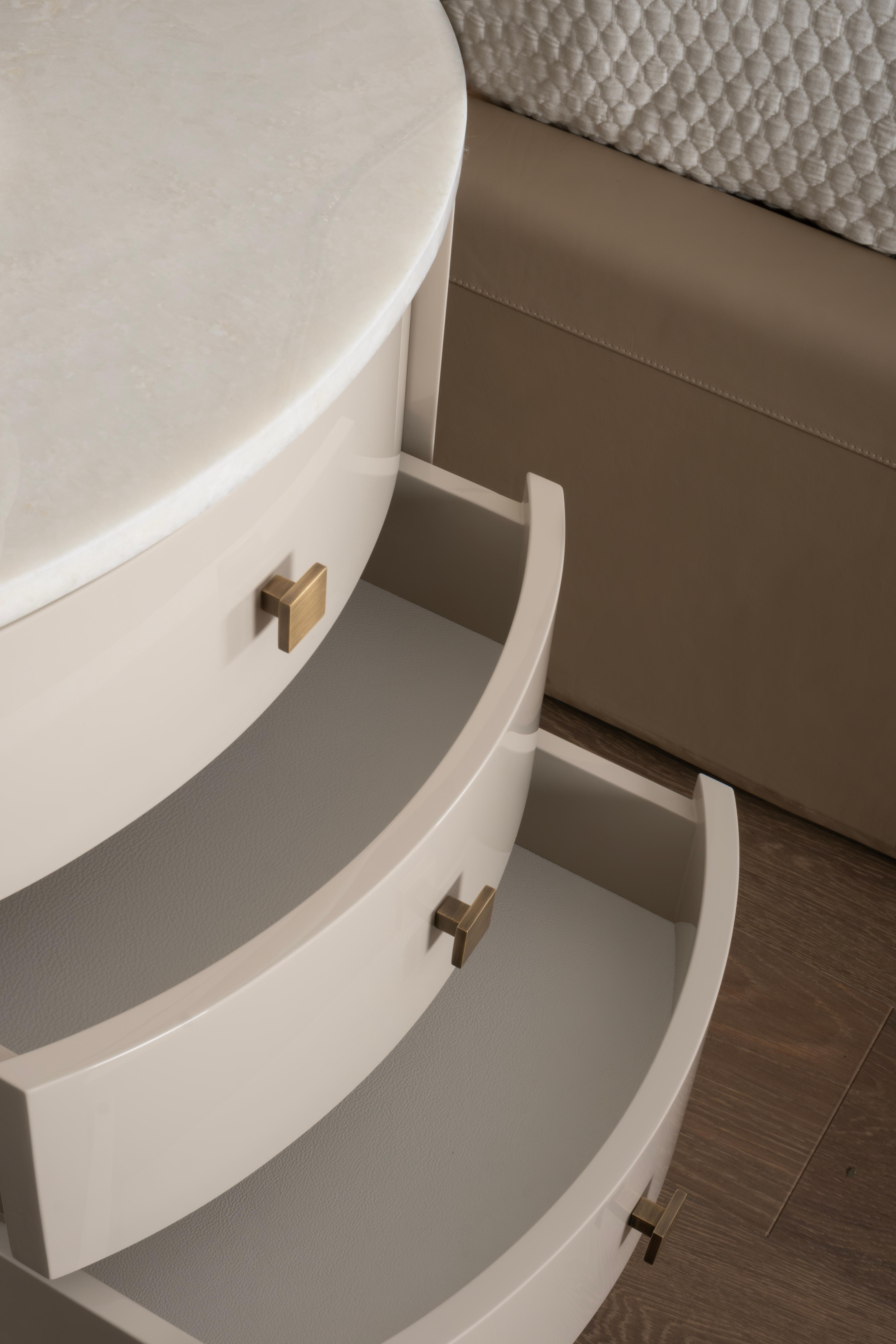 Lit à ruban moderne en cuir italien gris fabriqué à la main au Portugal par Greenapple en vente 3