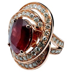 Modernes modernes Ringdesign Oval Facettenschliff Rubin 6,89 Karat Roségold 18 Karat