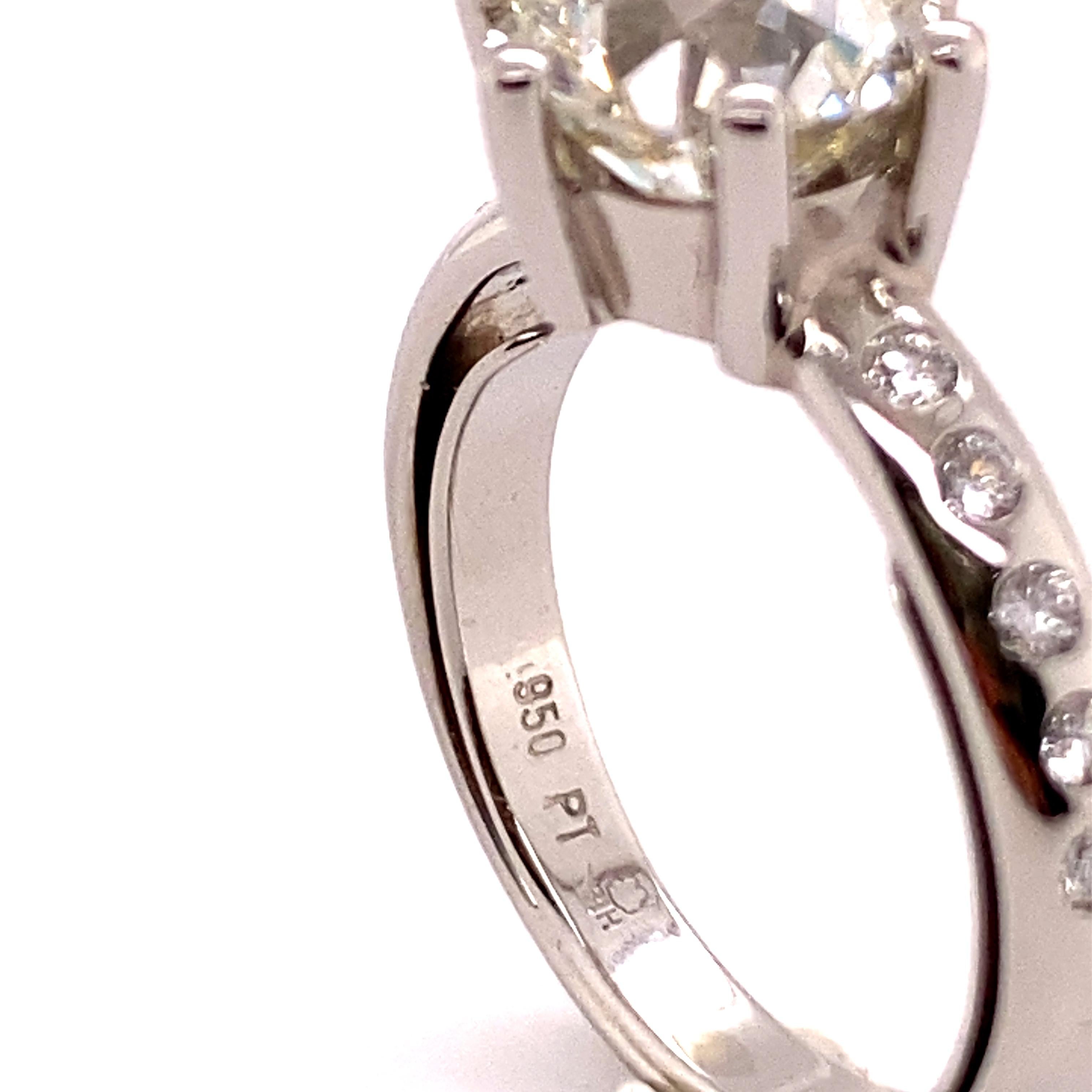 Modern Ring in Platinum 950 Set with Old European-Cut Diamond of 1.70 Ct 3