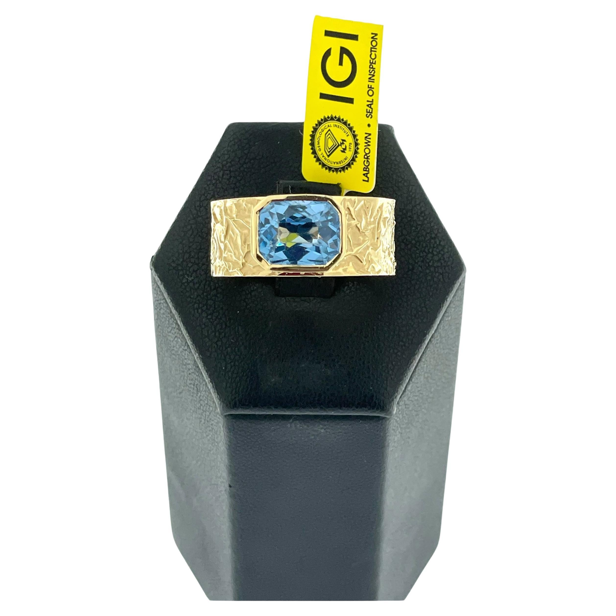 Modern Ring Yellow Gold with 4.50 carat Lab Grown Spinel IGI Certified  For Sale