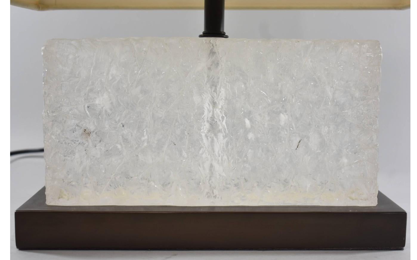 American Modern Robert Kuo for McGuire Carved Ice Table Lamp - 1 of 2 For Sale