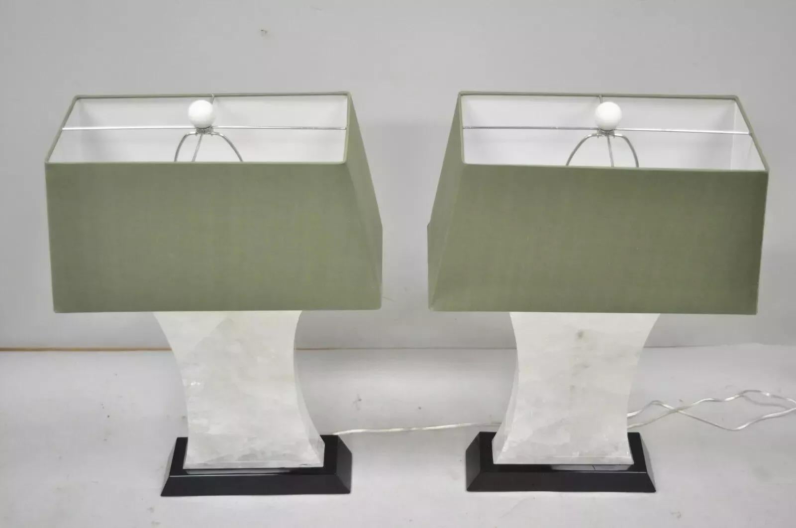 The Moderns Rock Crystal Quartz Large Concave Hourglass Table Lamps - a Pair Bon état - En vente à Philadelphia, PA