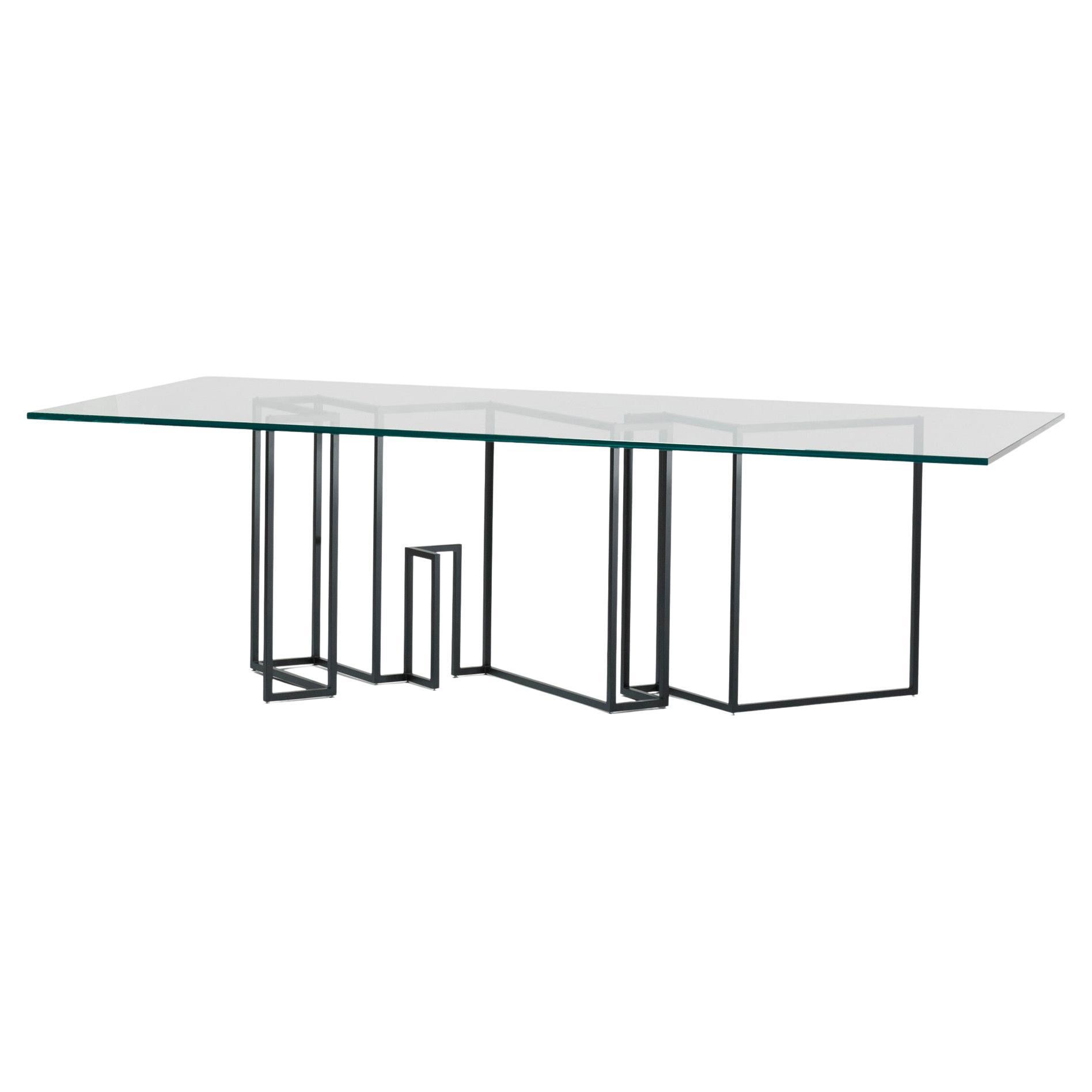Table de salle à manger rectangulaire moderne Ron Gilad pour Dilmos avec base en fer noir et plateau en verre