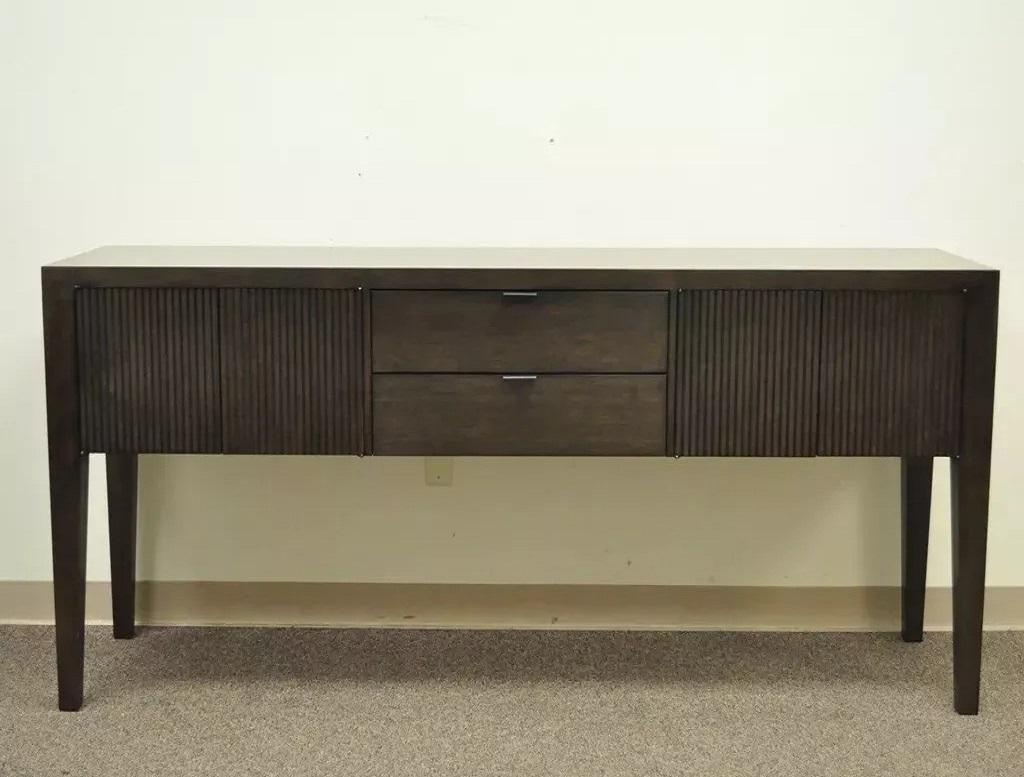 Room and Board Moderna Timbre de bambú Maria Yee Consola Credenza Armario Aparador en venta 5