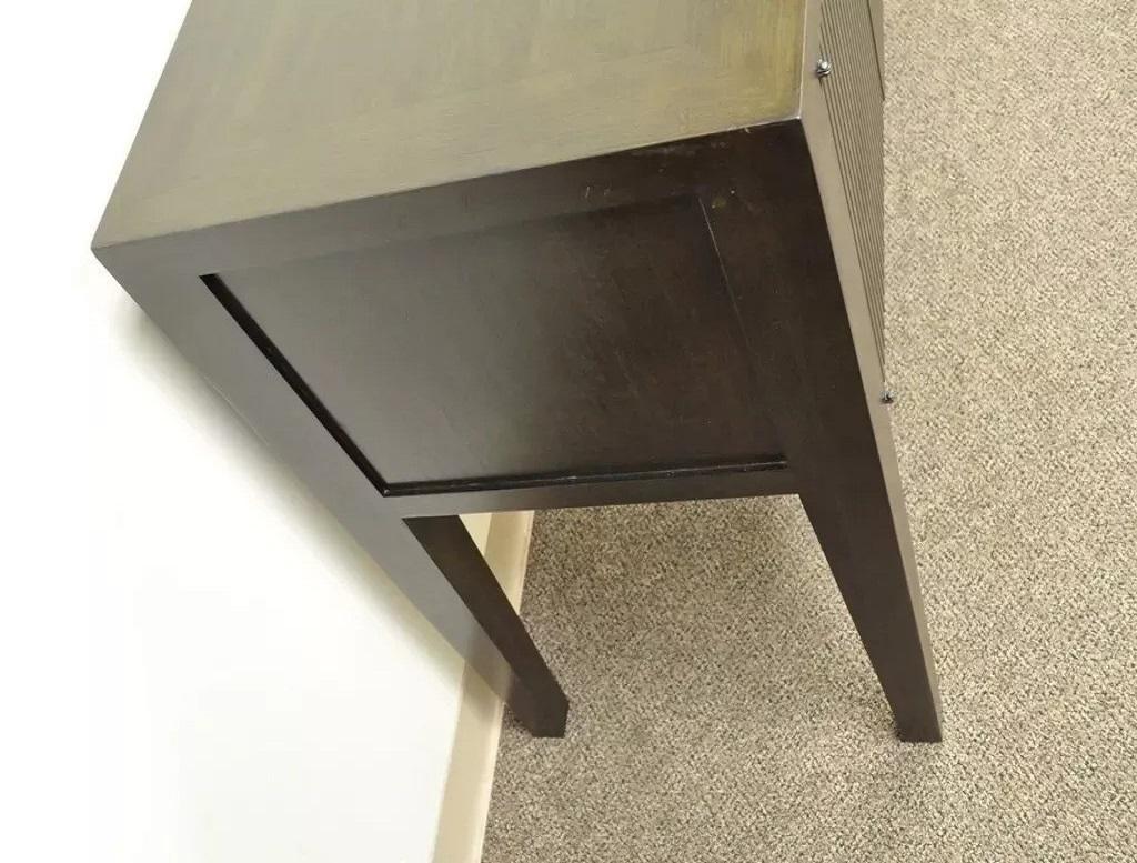 Room and Board Moderna Timbre de bambú Maria Yee Consola Credenza Armario Aparador siglo XX en venta