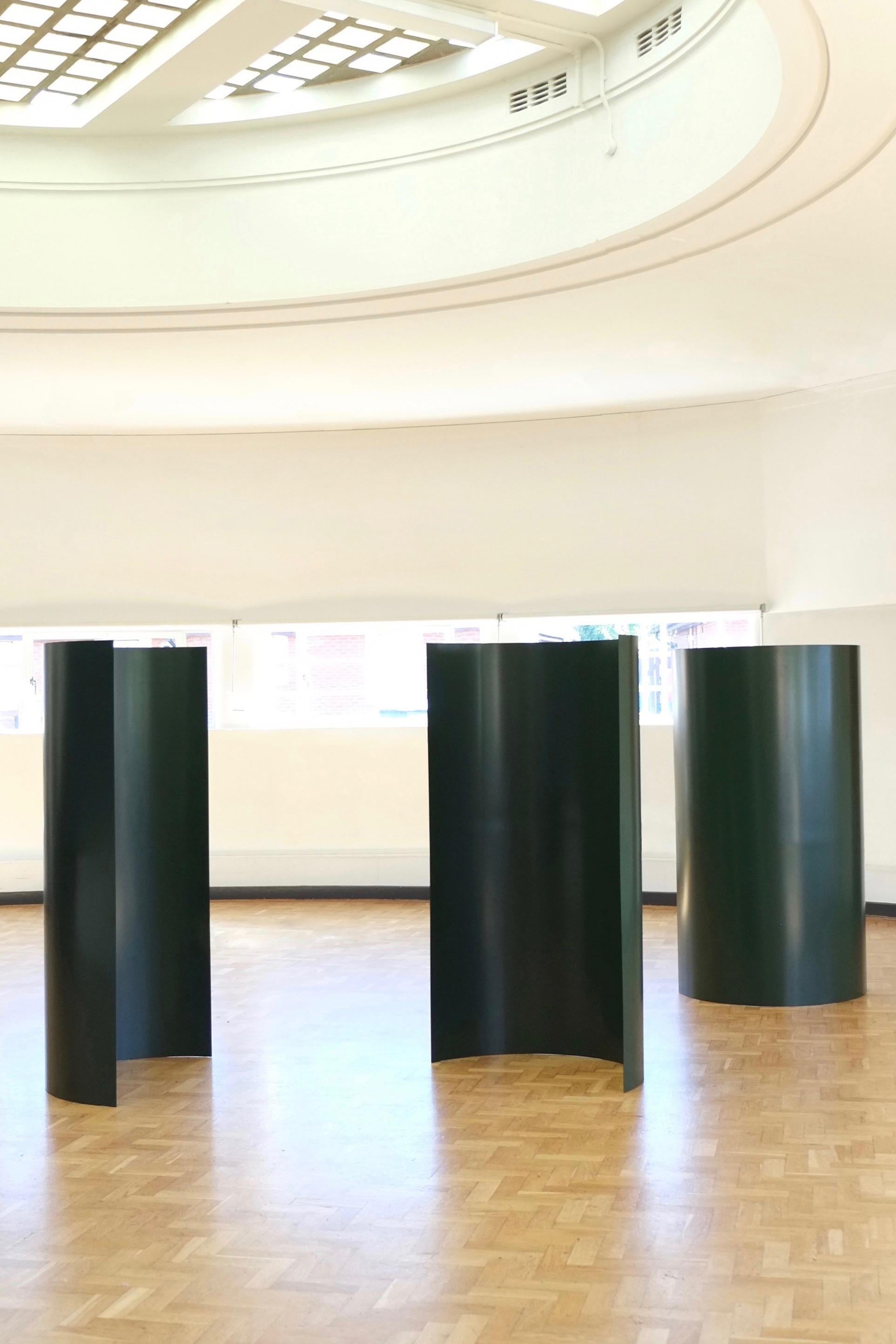 Moderner minimalistischer Raumteiler mit Privatsphäre-Raumteiler in Burgandy (21. Jahrhundert und zeitgenössisch) im Angebot