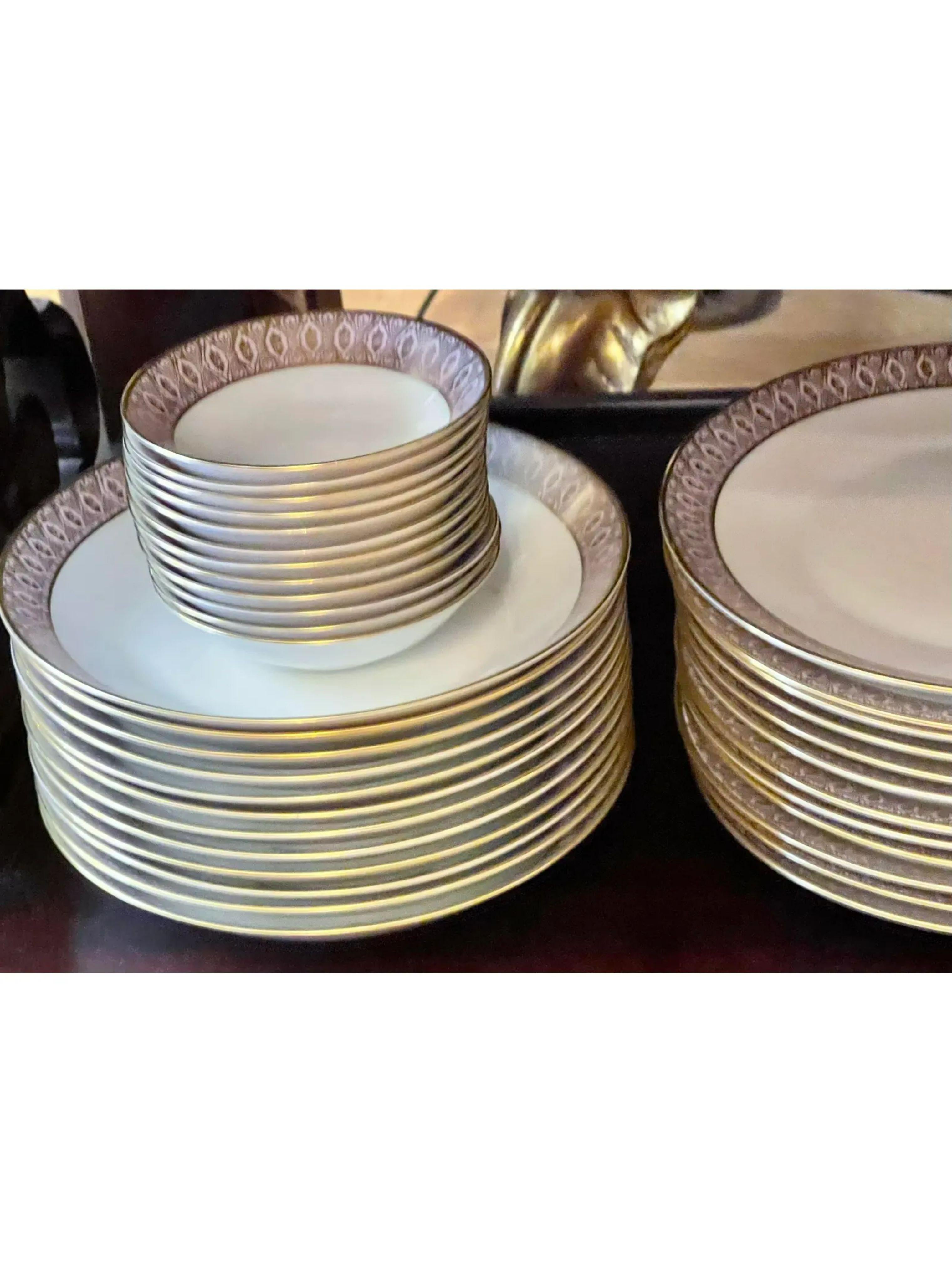 Modern Rosenthal Continental Pink & Gold Porcelain Dinnerware 120 Pc Set In Good Condition In LOS ANGELES, CA