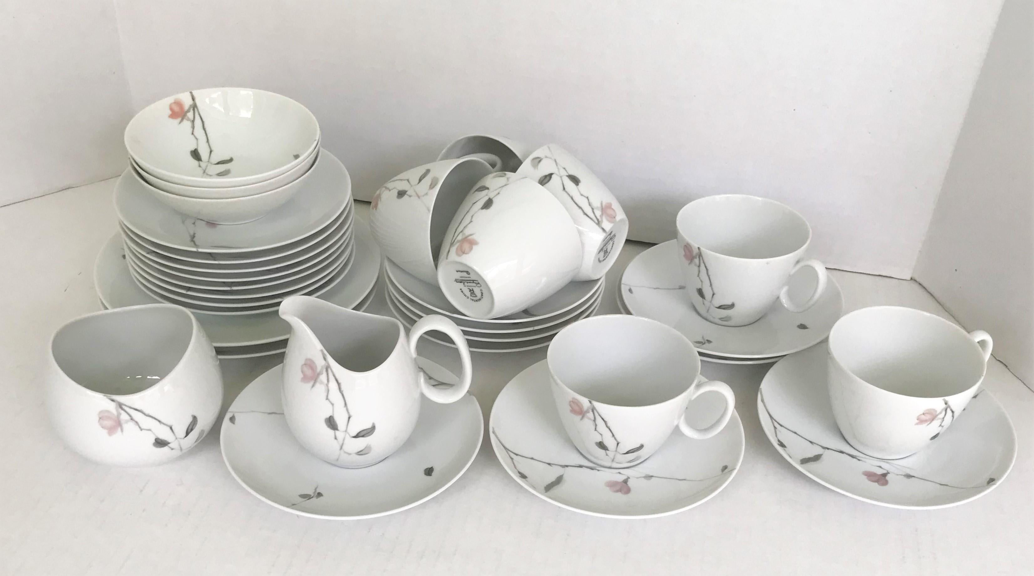 Modern Rosenthal Quince Pattern Raymond Loewy 14 Dinner Plates, Germany, 1956 3