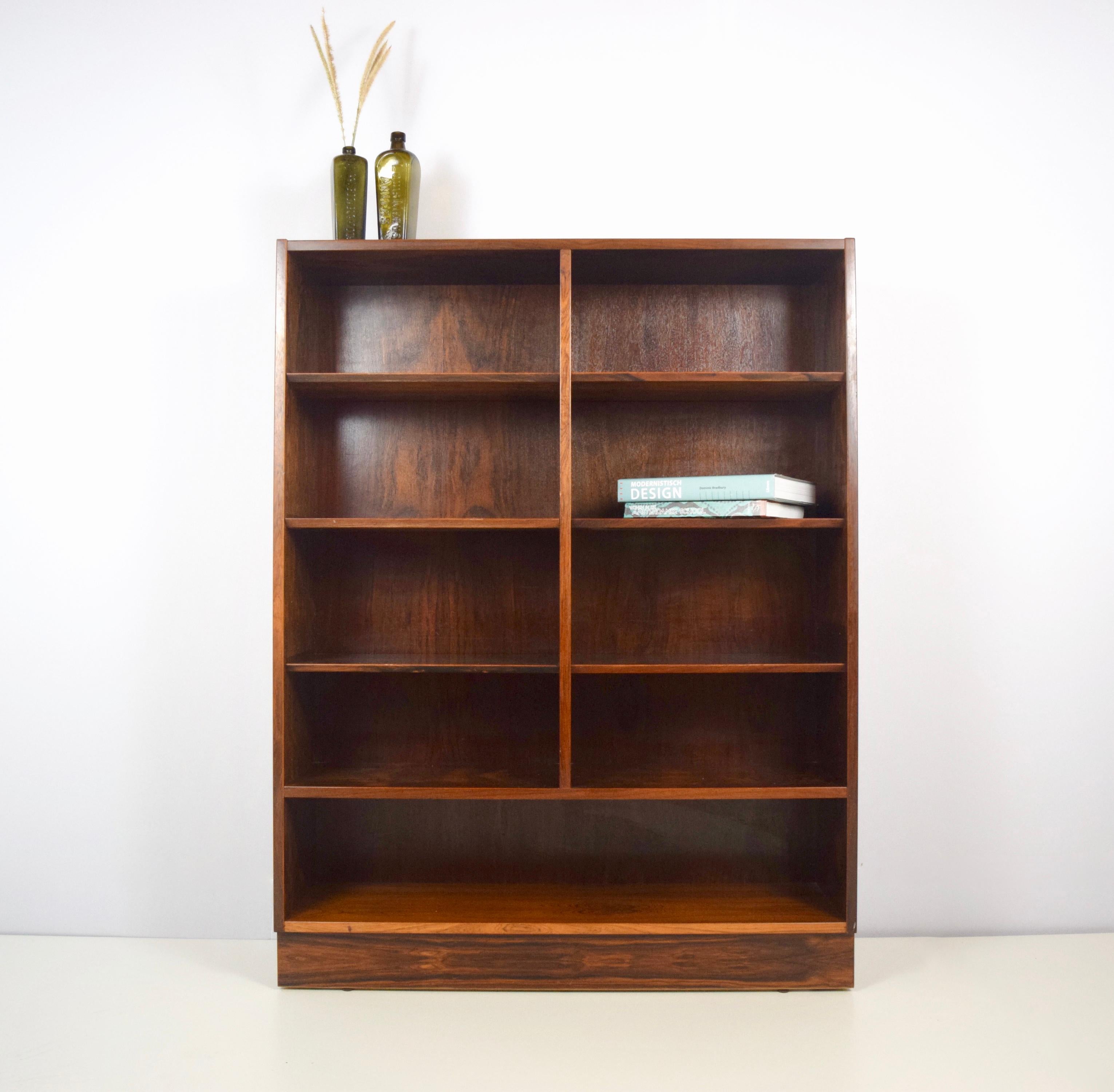 Modern rosewood double bookcase by Poul Hundevad, Denmark, 1960's This double bookcase is not only stylish and fits in any interior, it is also very practical. It is in very good condition, with only some small marks due to its age.

The