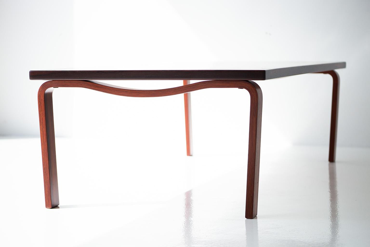 Table basse moderne en bois de rose Westnofa  en vente 3