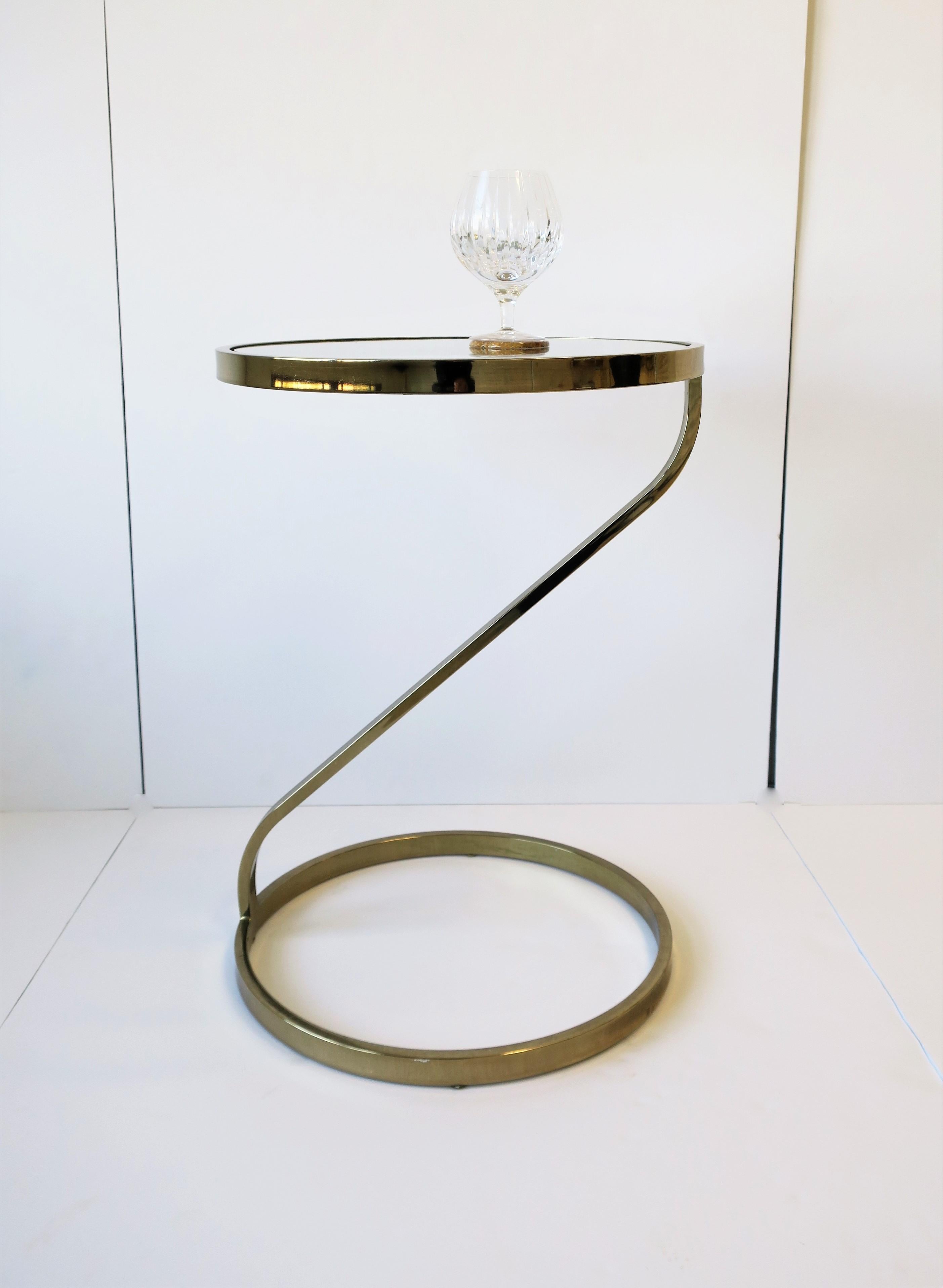 Metal 1970s Modern Brass and Glass Side or End Table in Style of Milo Baughman