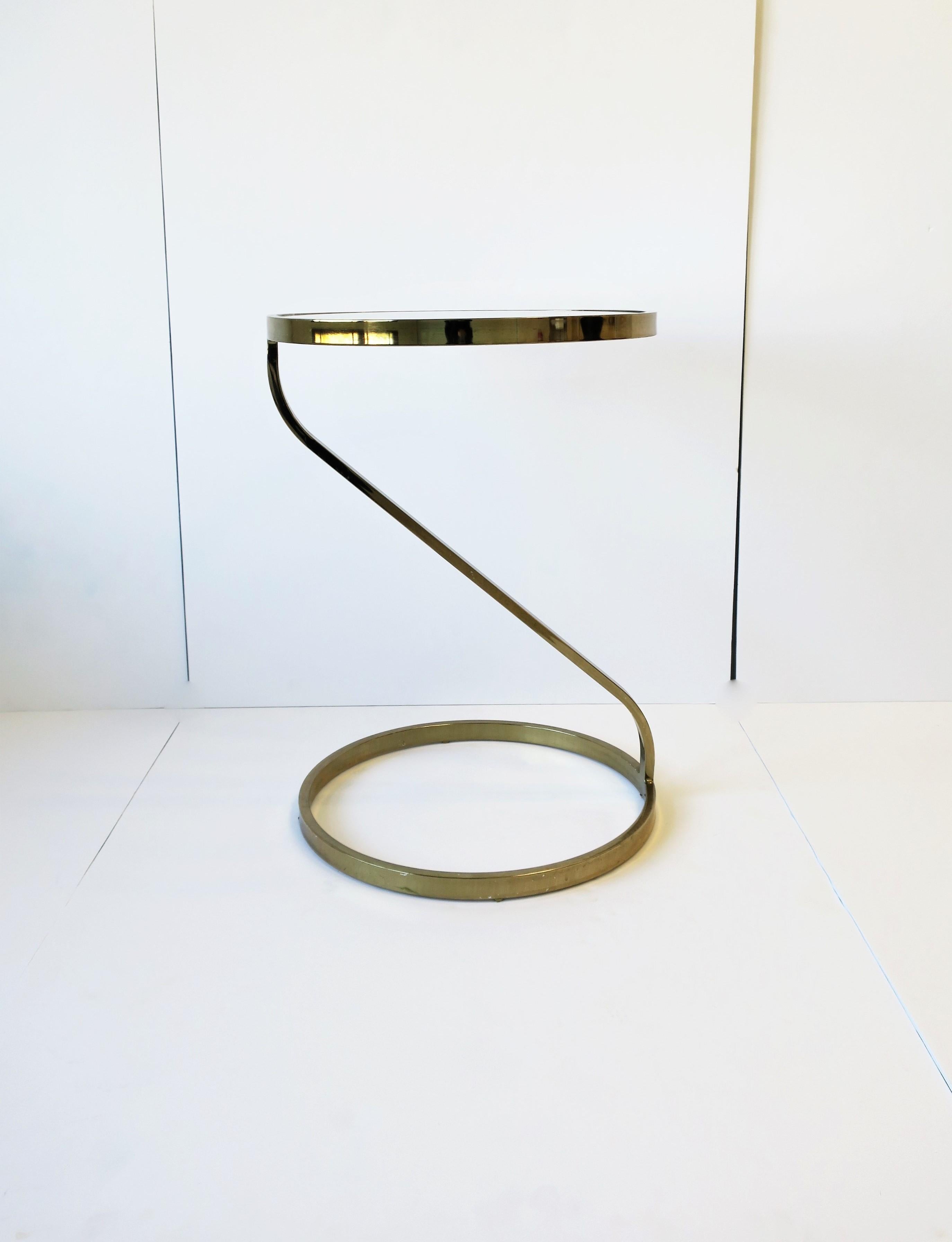 Plated 1970s Modern Brass and Glass Side or End Table in Style of Milo Baughman