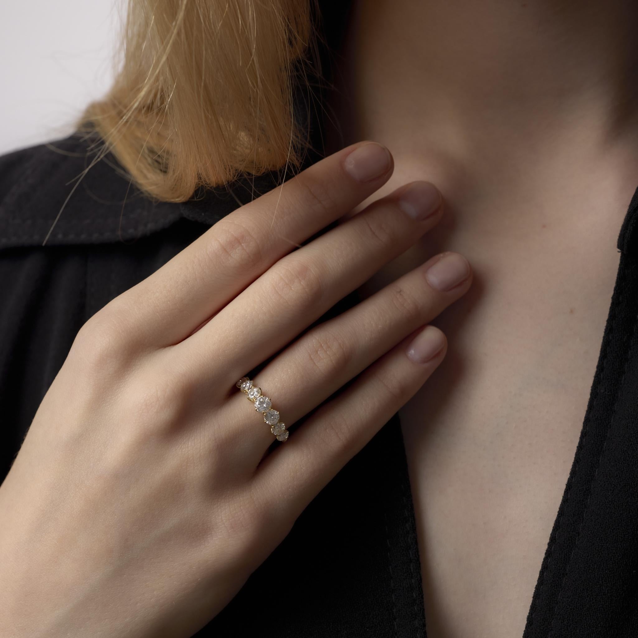 Taille brillant Bracelet moderne en or jaune 18k avec diamant rond de taille brillante en vente