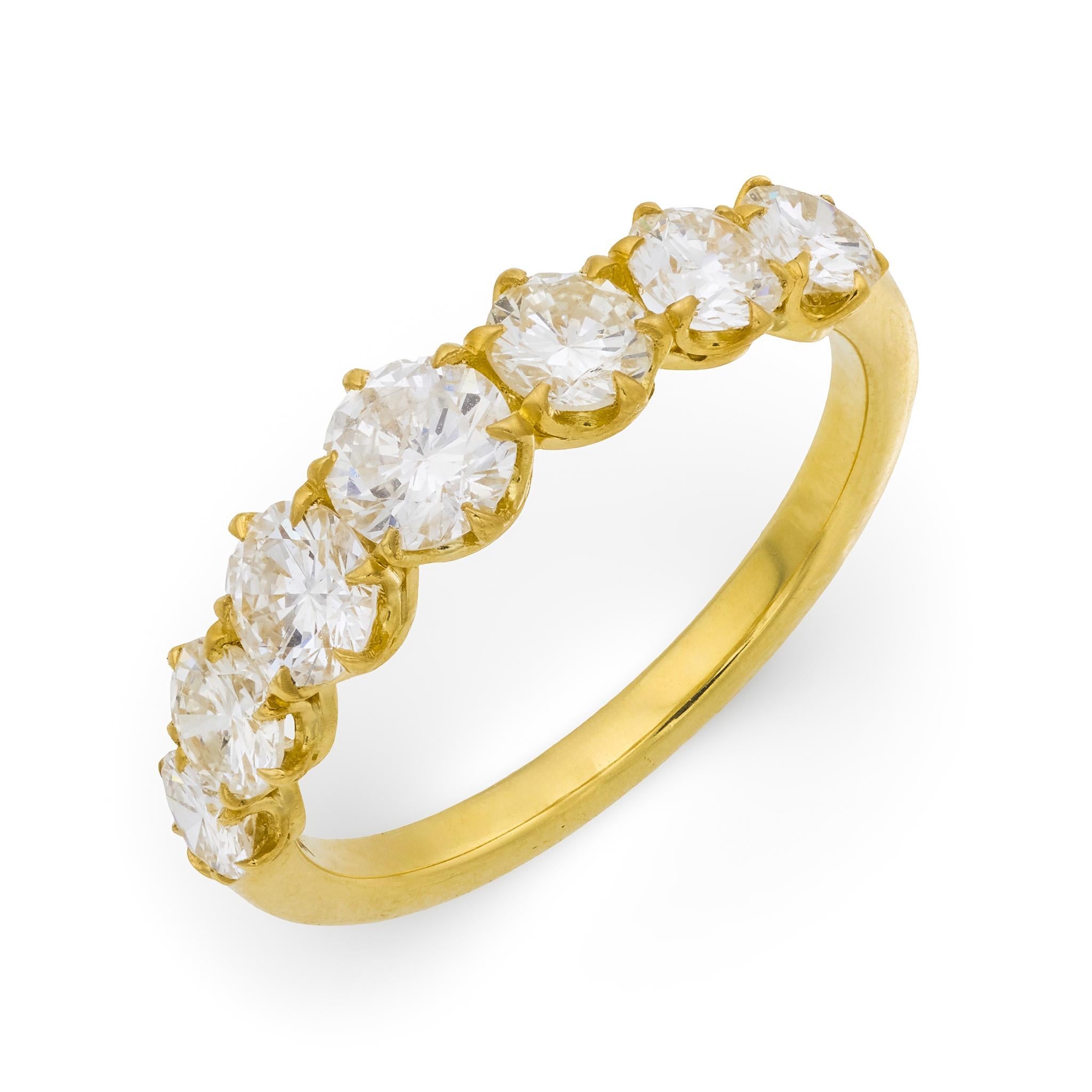 Bracelet moderne en or jaune 18k avec diamant rond de taille brillante en vente 2