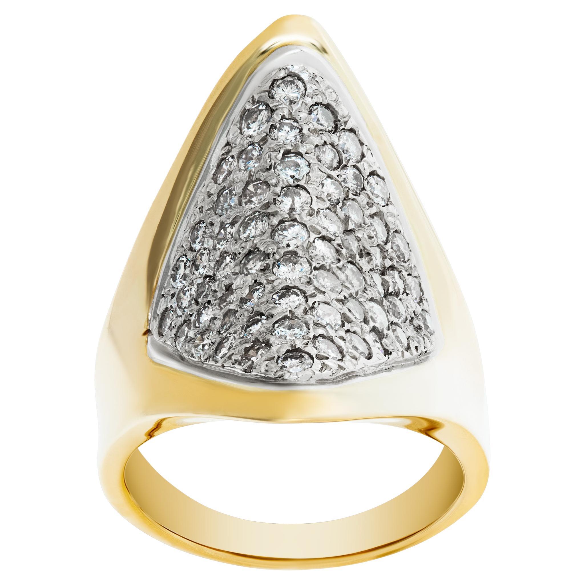 Modern Round brilliant cut diamonds ring in yellow gold approx.weight 1.00 carat For Sale