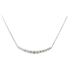 Collier pendentif moderne à barres courbes en or blanc 18 carats et diamants ronds brillants