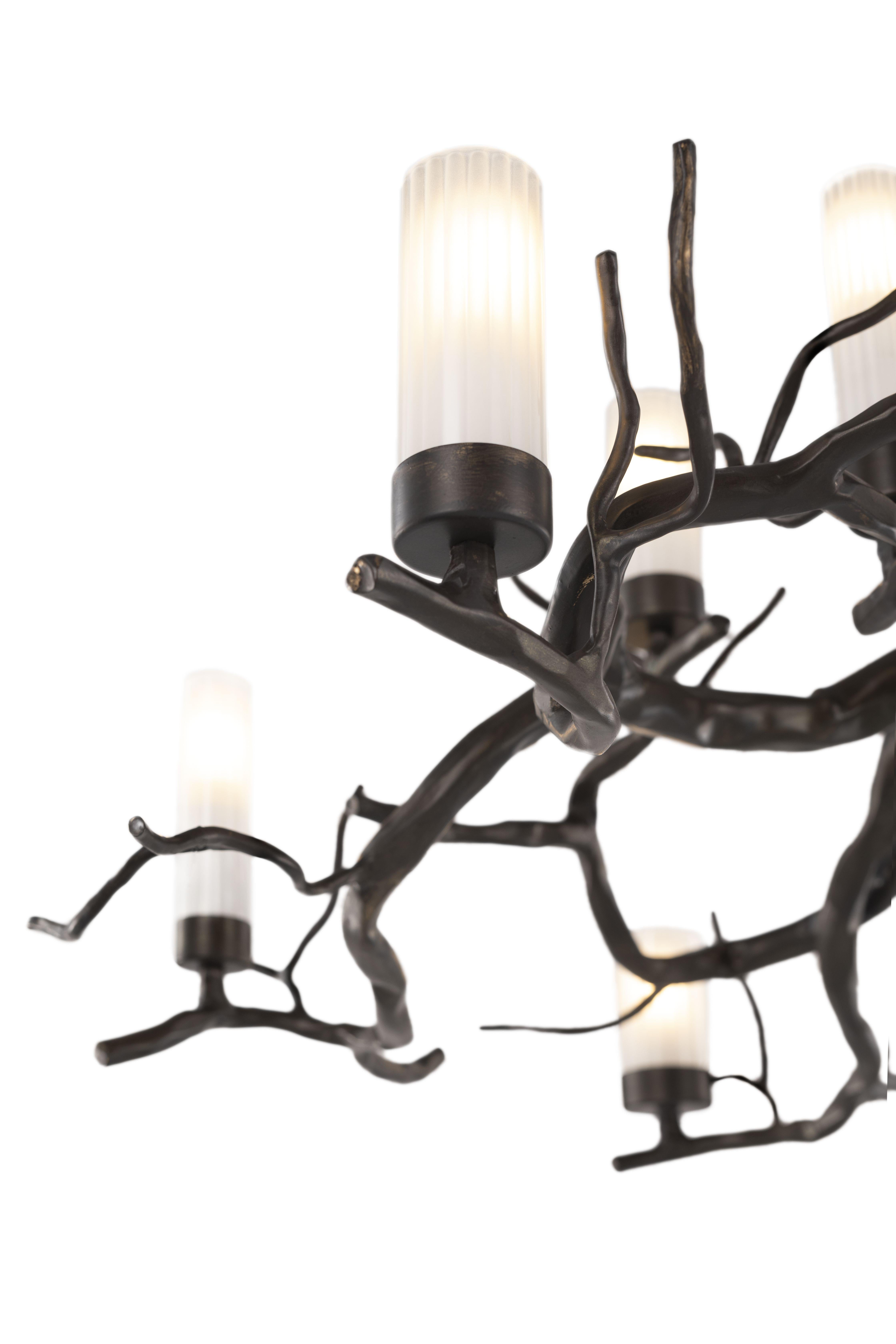 Moderner runder Kronleuchter, Bronze dunkel patiniert, Takara Candles Collection'S (Niederländisch) im Angebot