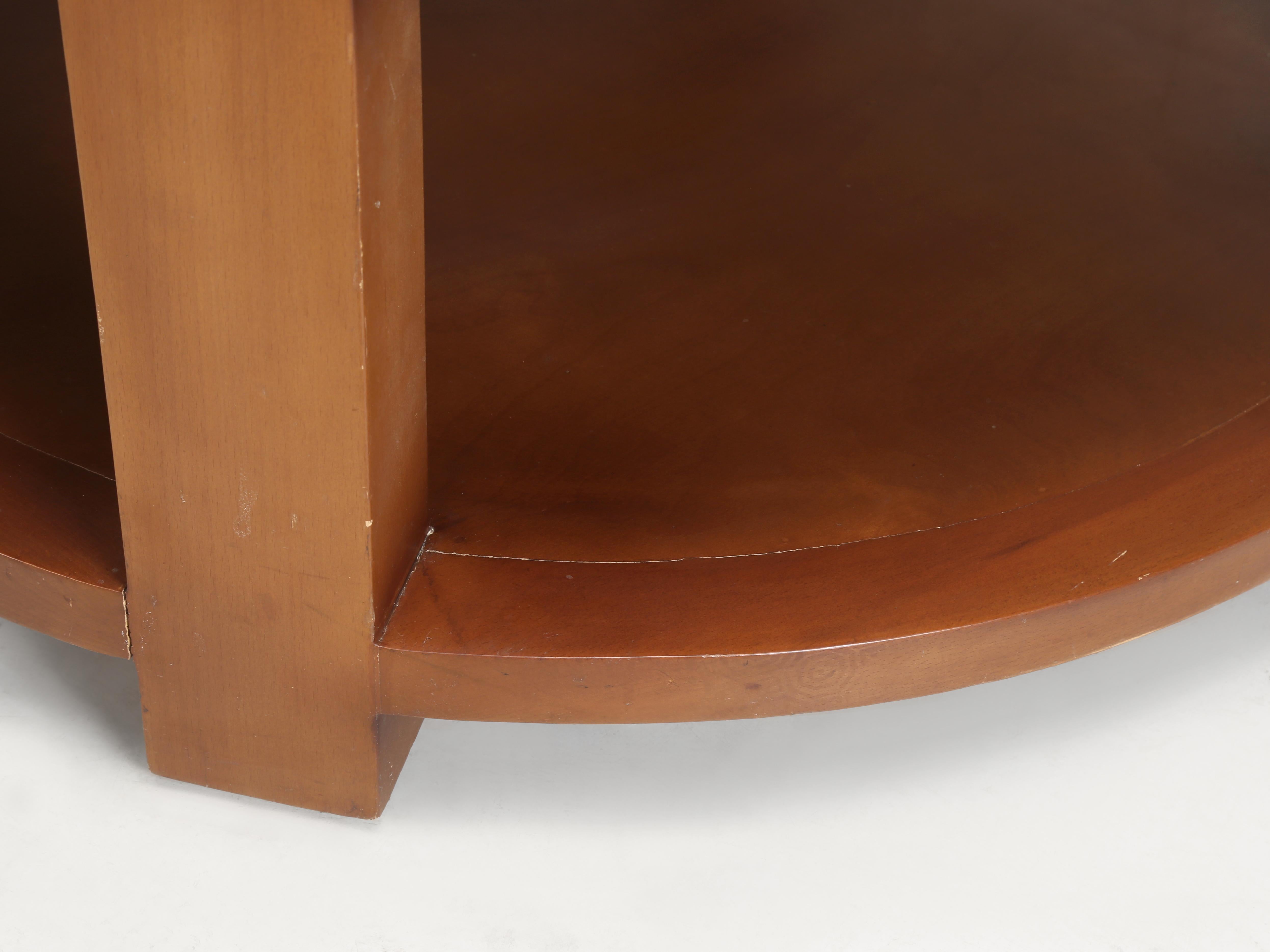 Modern Round Coffee Table Extremely Well Constructed For Sale 4