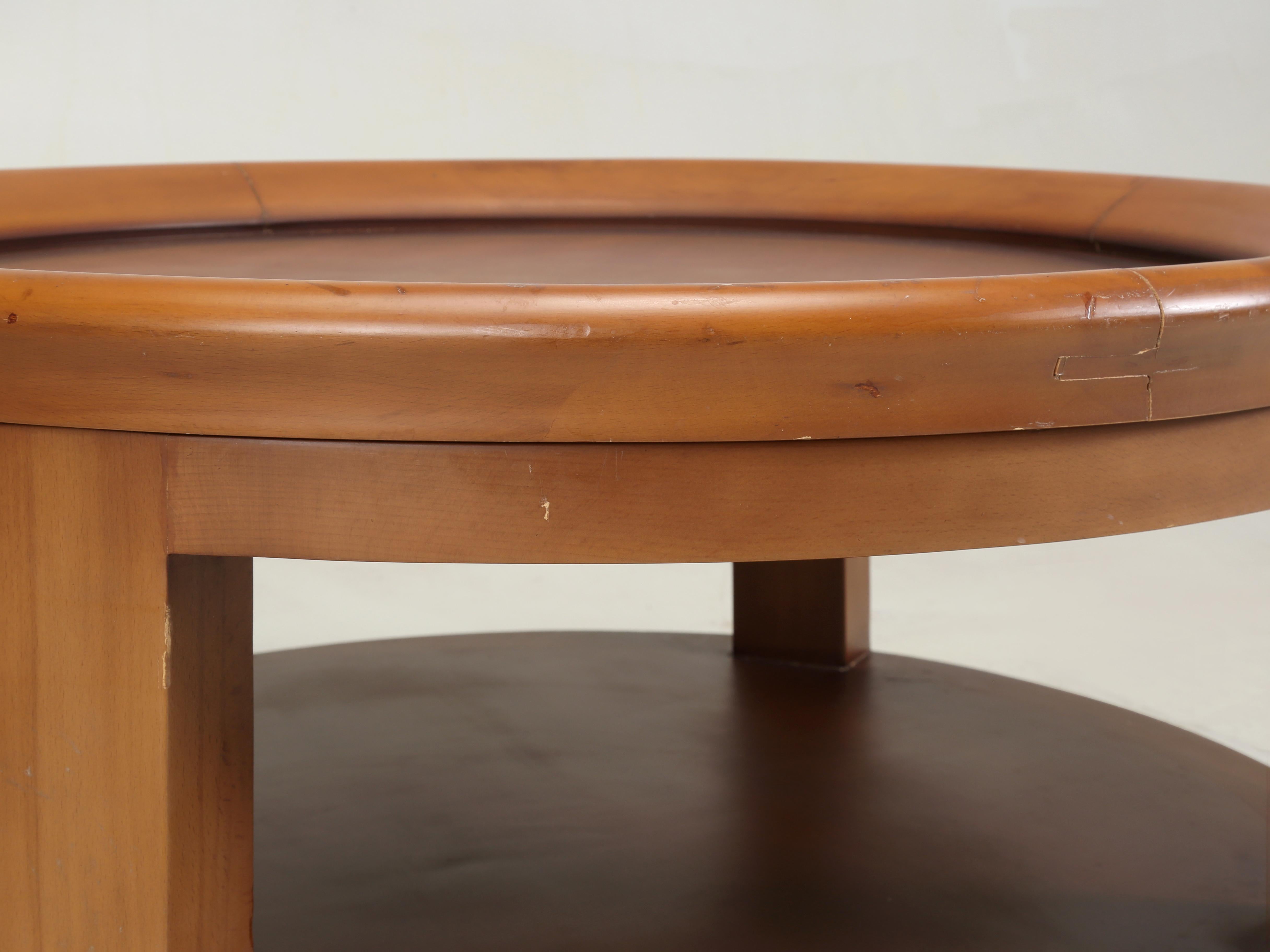 Modern Round Coffee Table Extremely Well Constructed For Sale 1