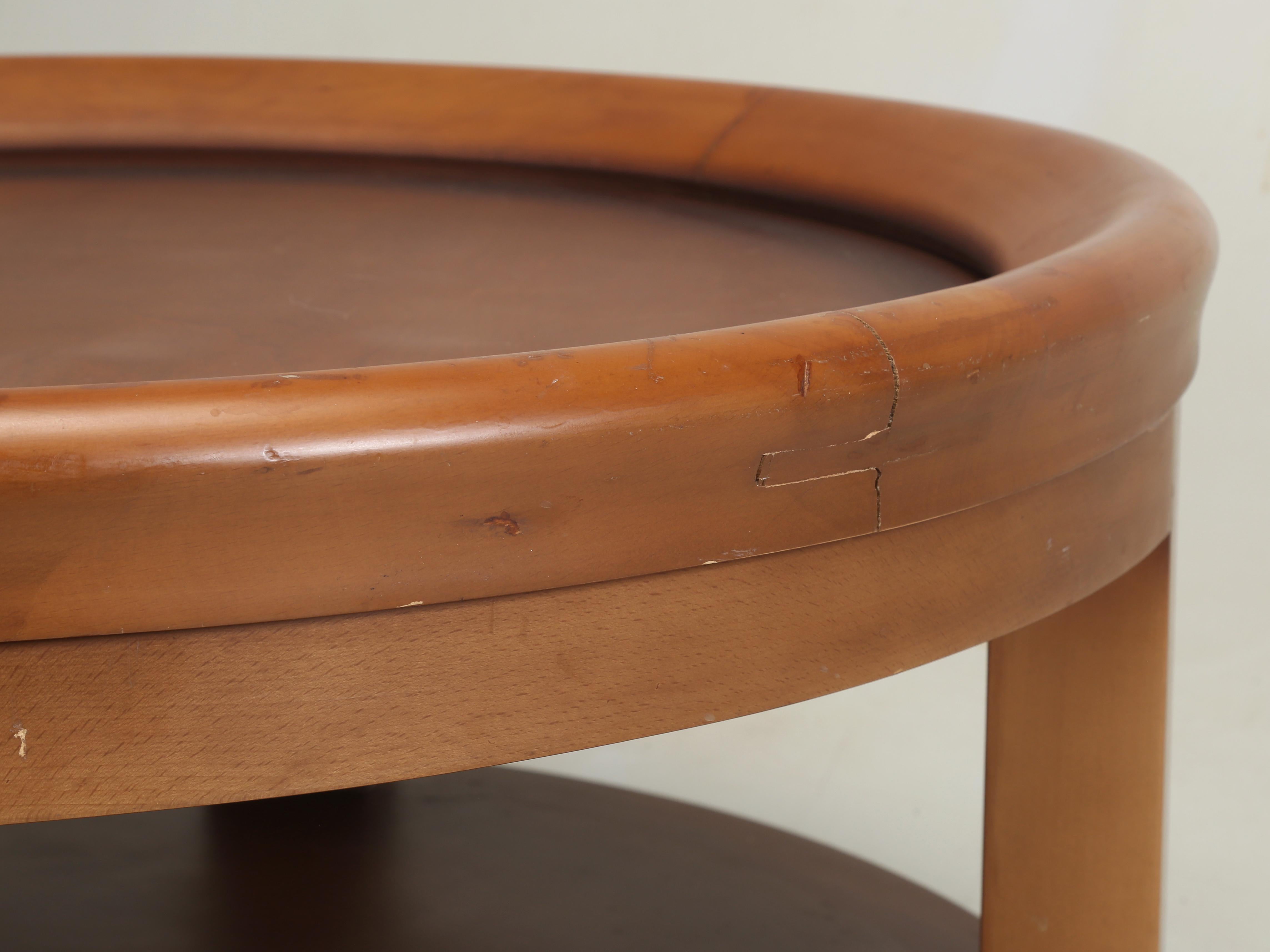 Modern Round Coffee Table Extremely Well Constructed For Sale 2