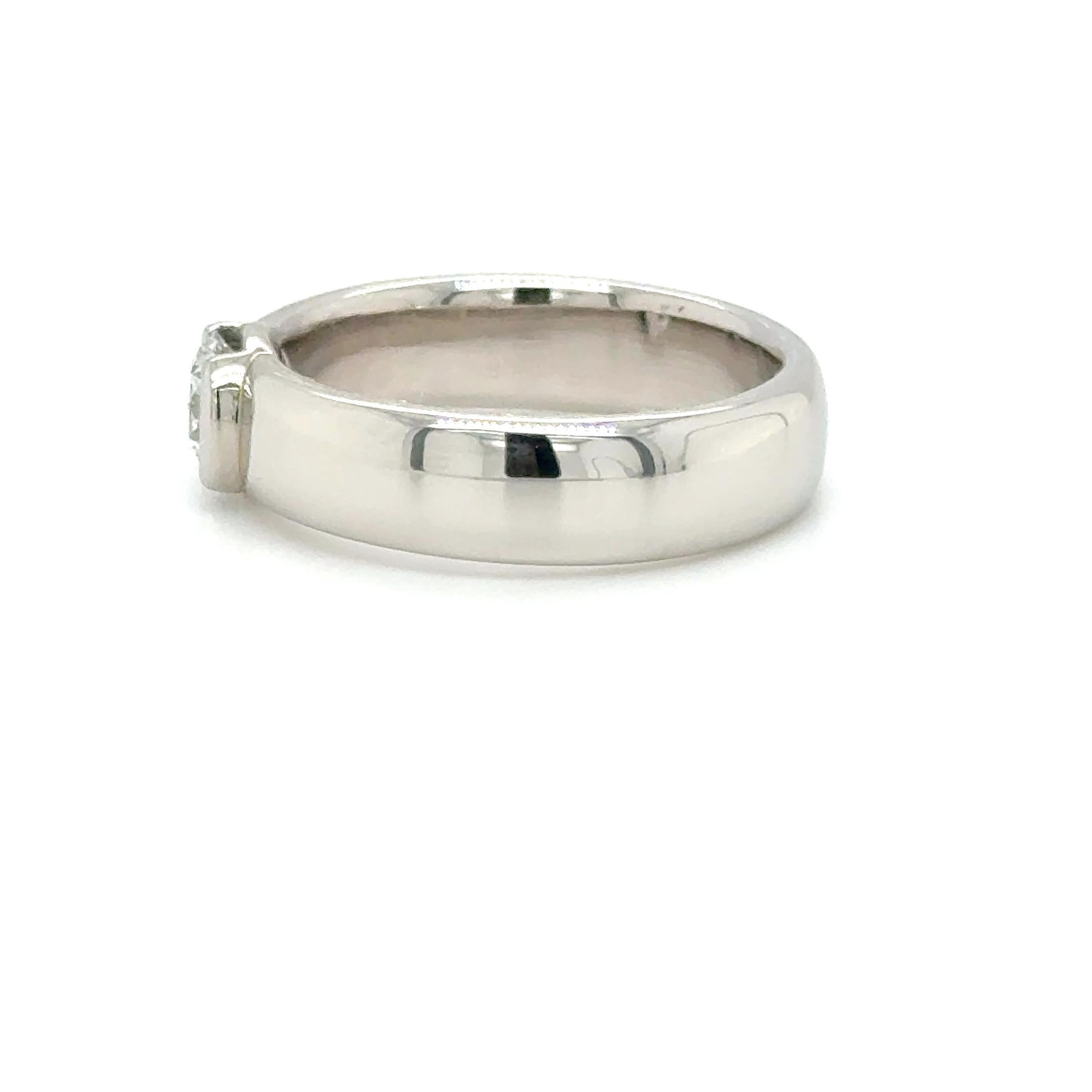 Anillo solitario de diamante redondo moderno - 0,55 ct E-F/VS1 - Platino Corte redondo en venta