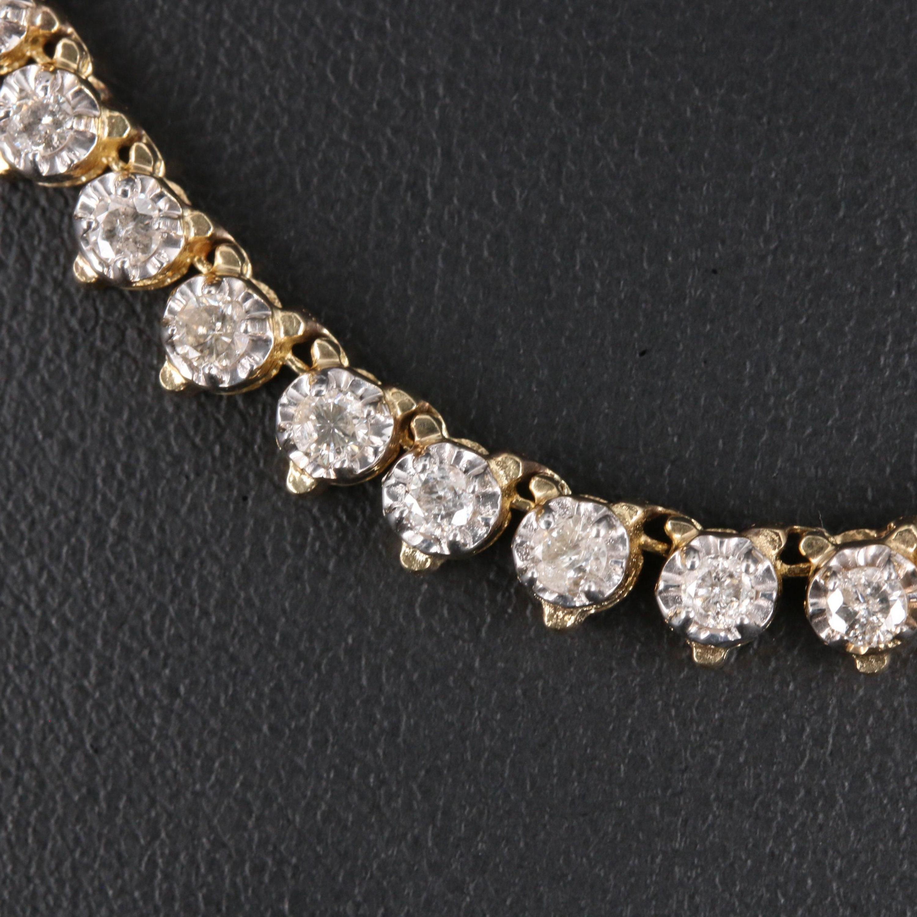 Modern Round Diamonds Gold Necklace, Diamond Gold Necklace, - In New Condition For Sale In Orlando, Florida