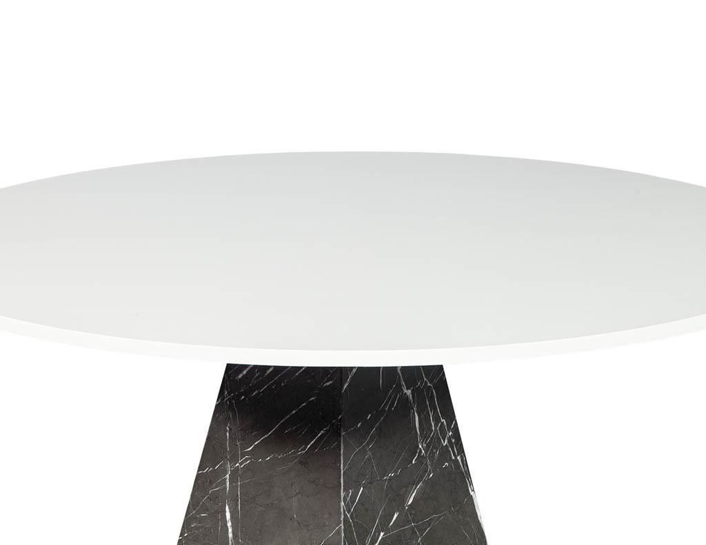 Modern Round Marble Dining Table In Excellent Condition In North York, ON