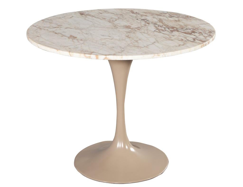 Modern Round Marble Top Table in the Style of Eero Saarinen Pedestal Table In Good Condition In North York, ON