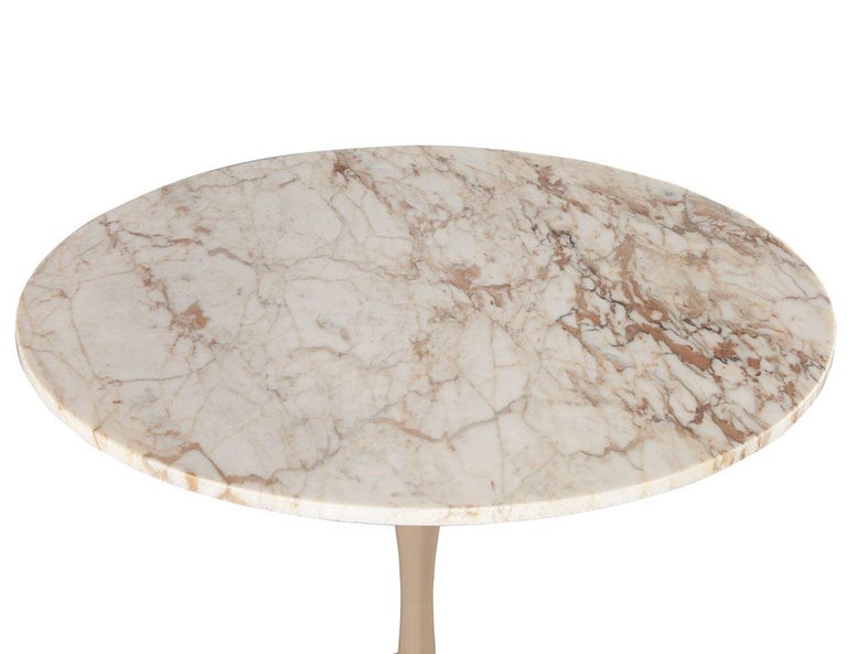 Modern Round Marble Top Table in the Style of Eero Saarinen Pedestal Table For Sale at 1stDibs