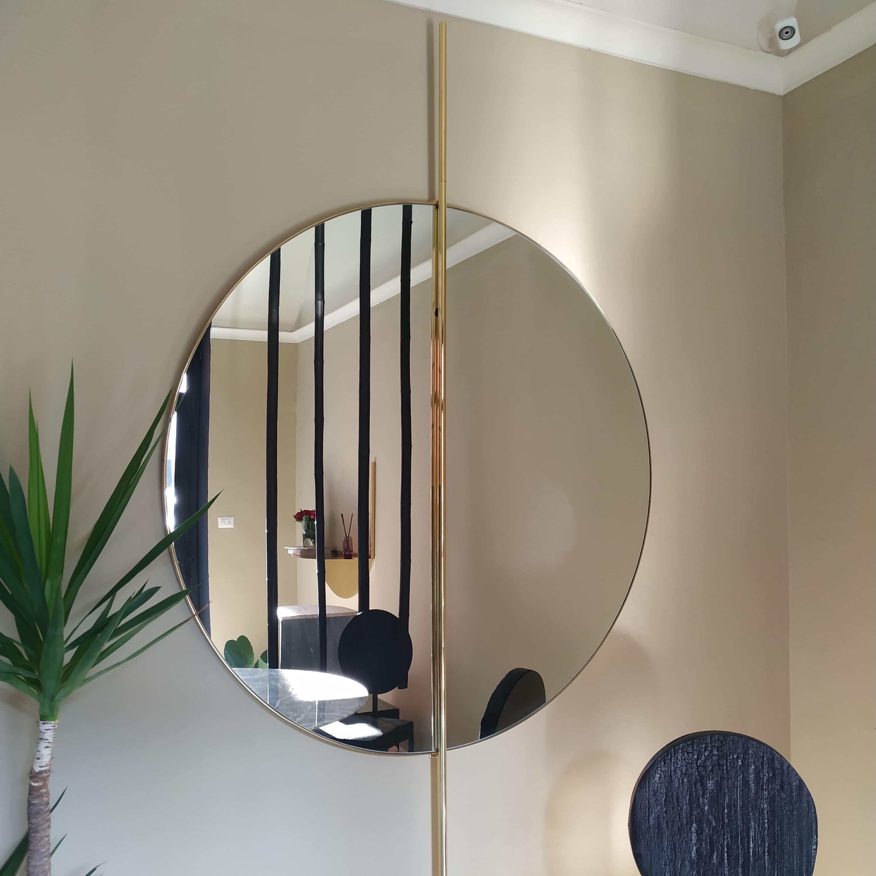 Moderner moderner runder dekorativer Spiegel von Nobe Italia Golden Finish im Zustand „Neu“ im Angebot in piacenza, IT