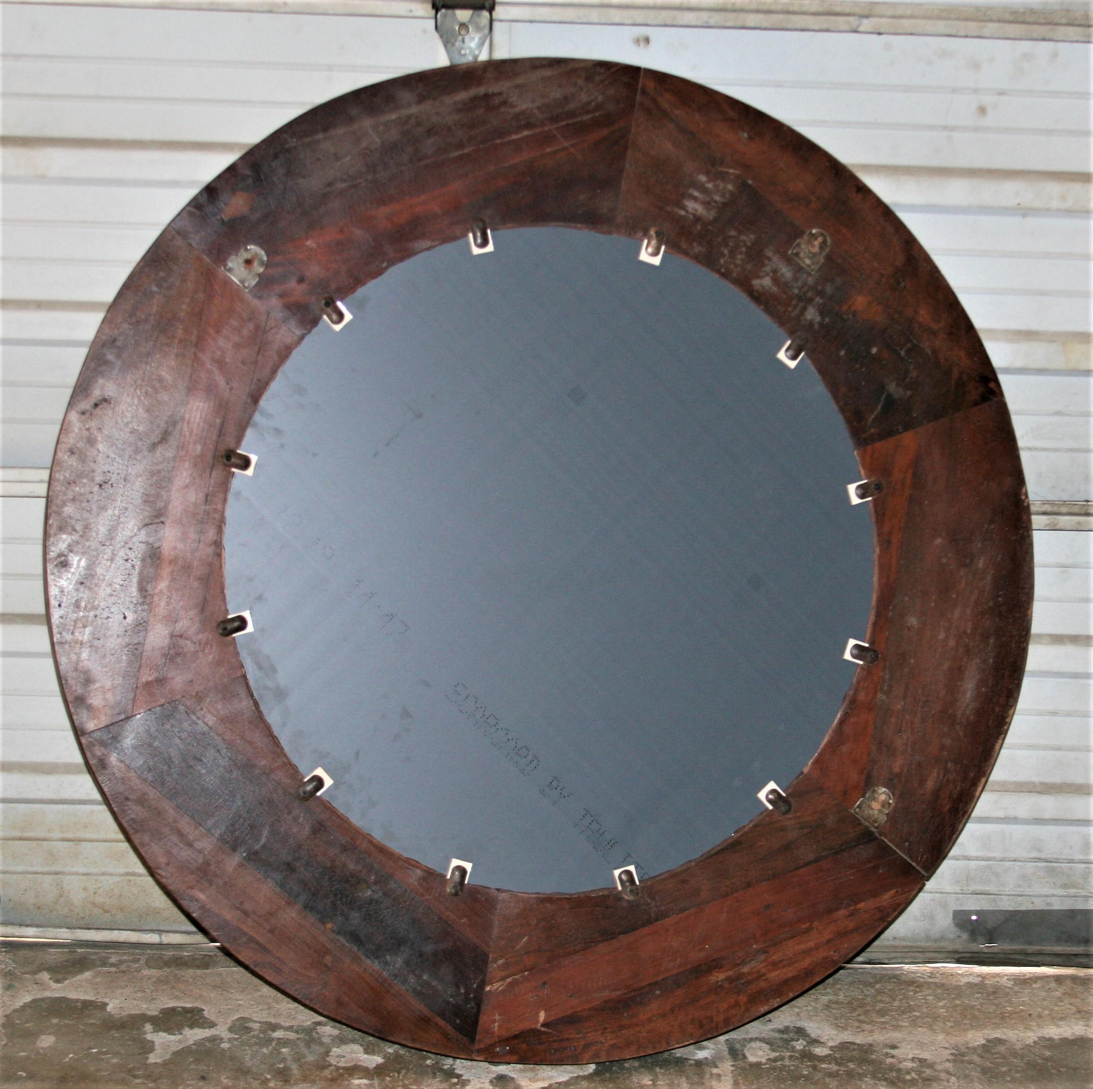 Modern Round Mirror Made from Handpicked Recycled Vintage Wood For Sale 2