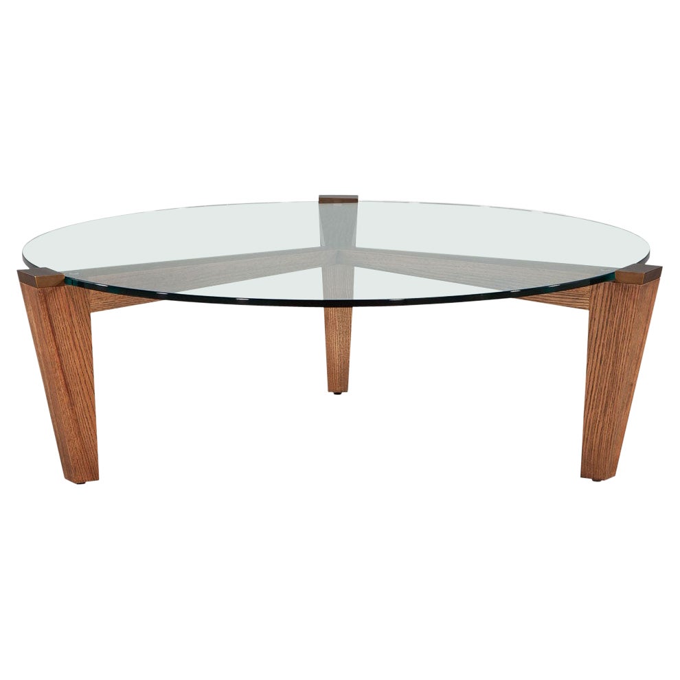Mesa de centro moderna redonda de roble con detalles metálicos by Ellen Degeneres Mesa Salina en venta