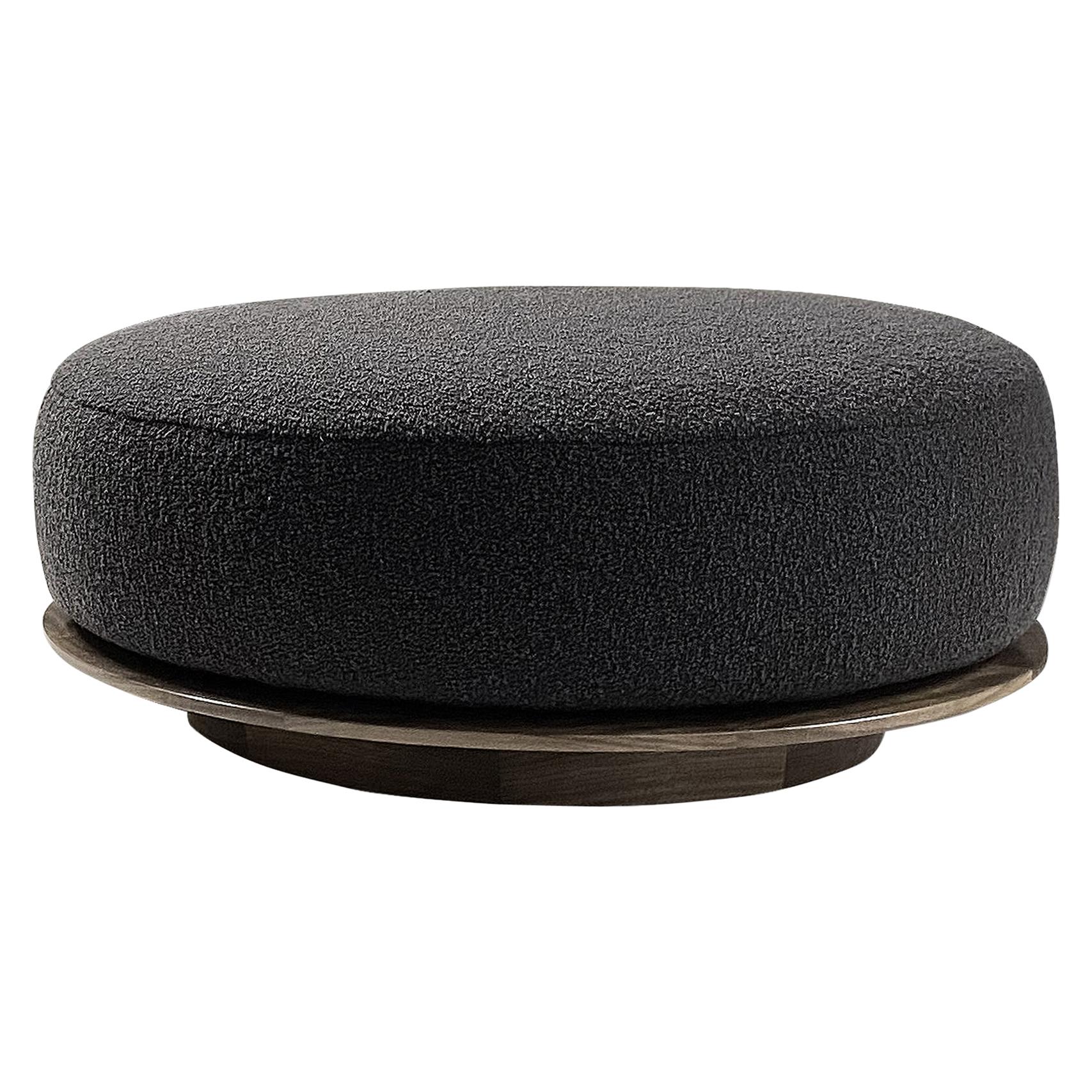 Pouf rond moderne avec base en noyer ébénisé  COM UNIQUEMENT en vente