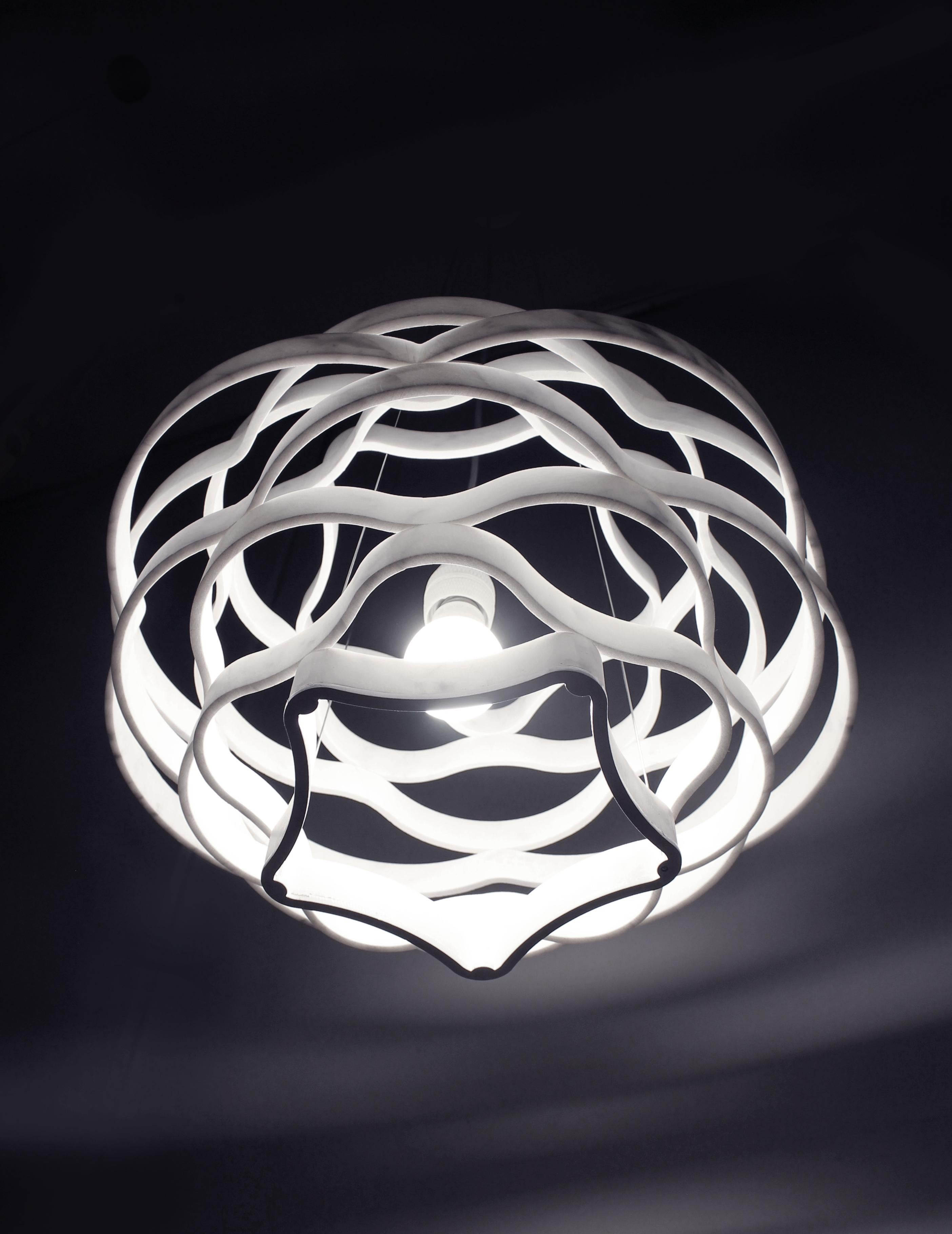 Modern Round Pendant Light Carrara White Marble Polished Paolo Ulian for Dilmos  In New Condition For Sale In Milan, IT