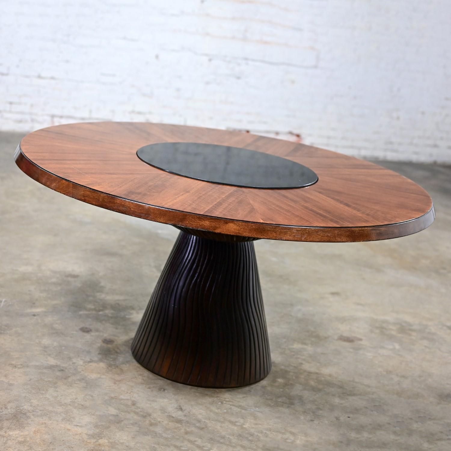 20ième siècle Table de salle à manger moderne ronde à piédestal attribuée à Bernhardt Cascade en vente