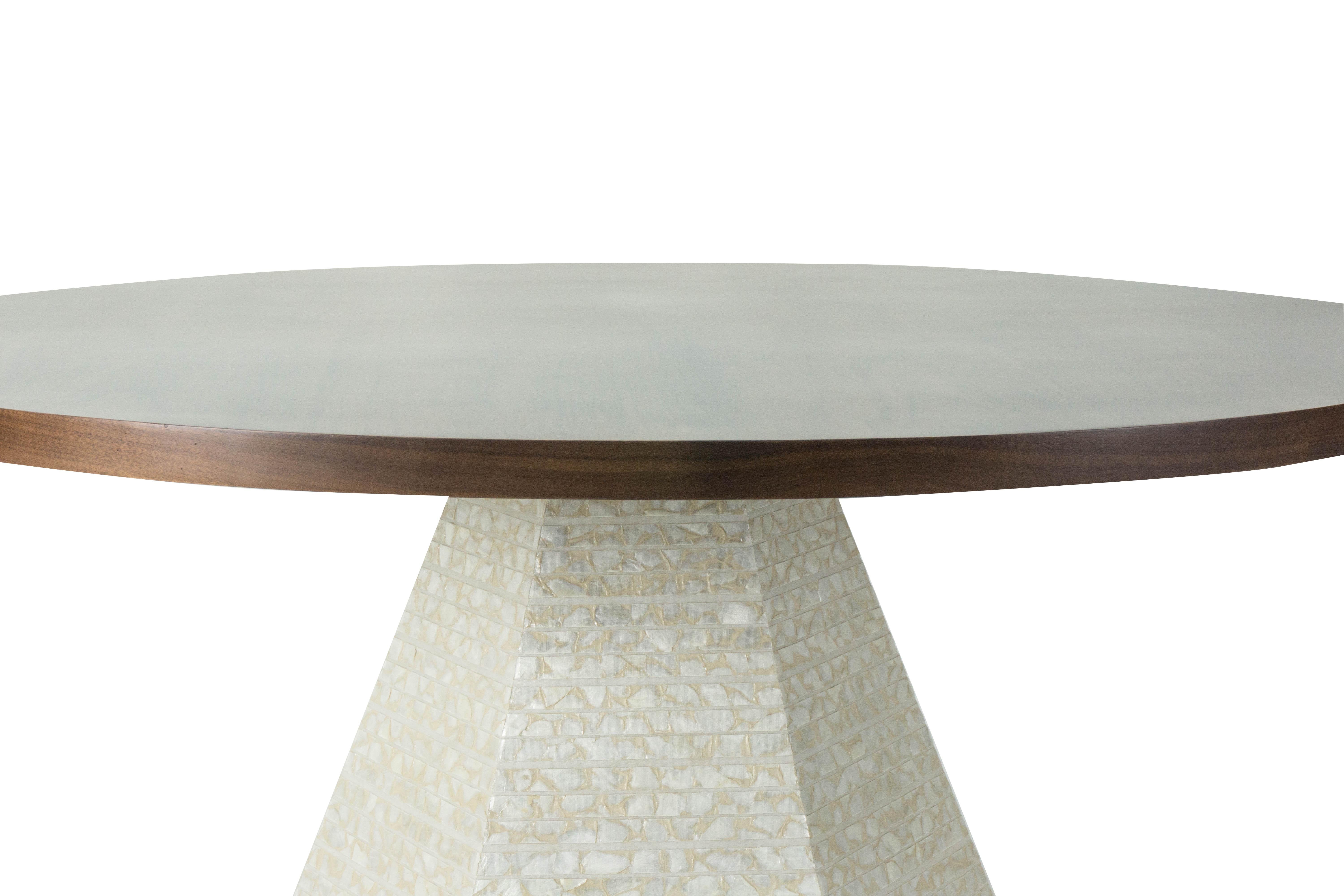 Modern Round Walnut Dining Table In Excellent Condition For Sale In Greenwich, CT