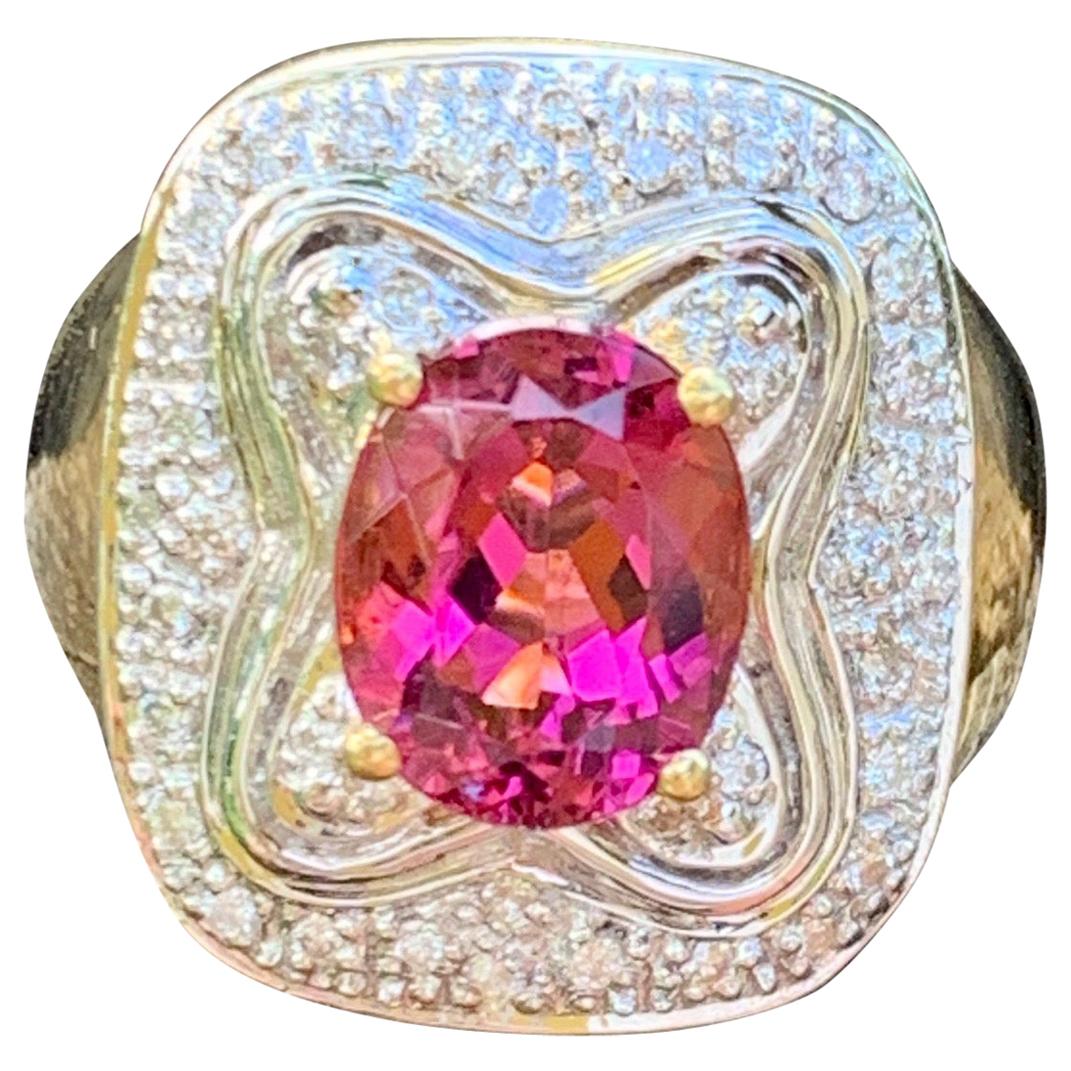Modern Rubellite Pink Tourmaline 18 Karat Gold Ring - Size 6 For Sale