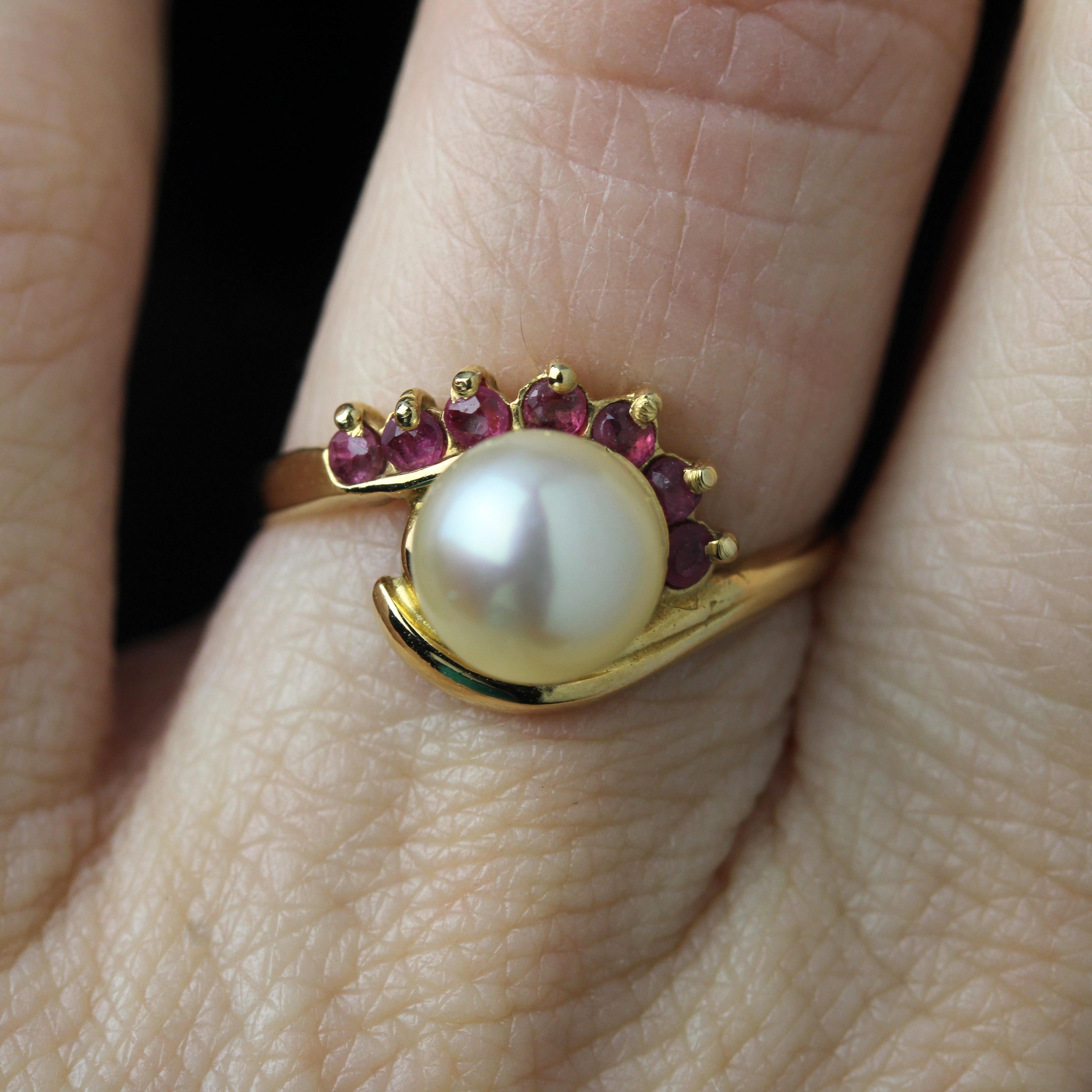 Modern Rubies Cultured Pearl 18 Karat Yellow Gold Ring For Sale 1