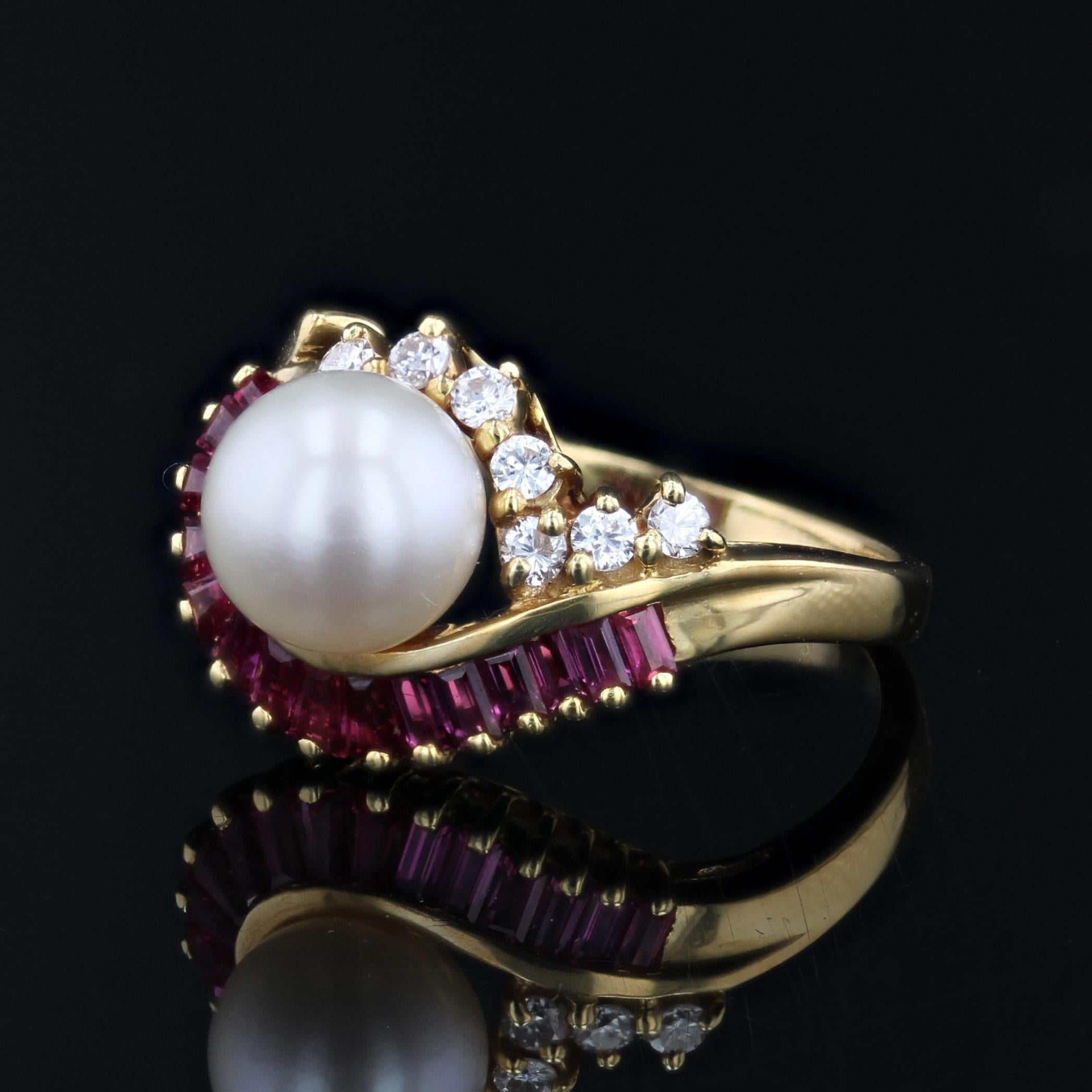 Anillo Remolino Moderno Rubíes Diamantes Perla Cultivada Oro Amarillo 18 Kilates en venta 2
