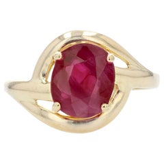 Modern Ruby 18 Karat Yellow Gold Ring