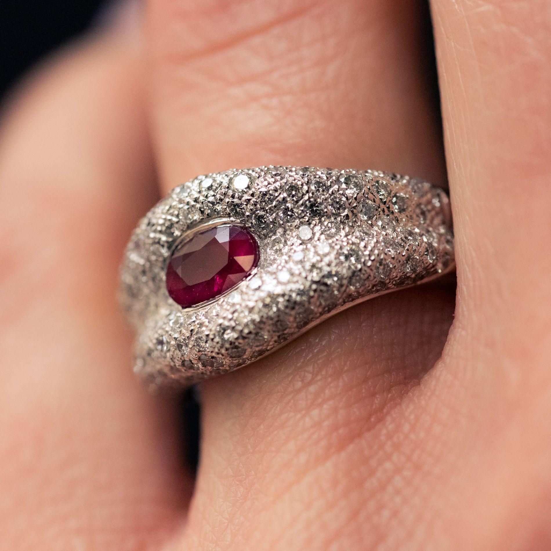 French Modern Ruby and Diamond 18 Carat White Gold Band Ring For Sale 1